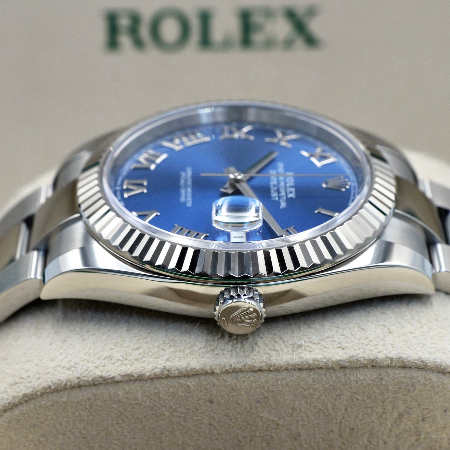 Rolex Datejust 41 Azzurro Blue Fluted Oyster 126334 - Full Set (2024)