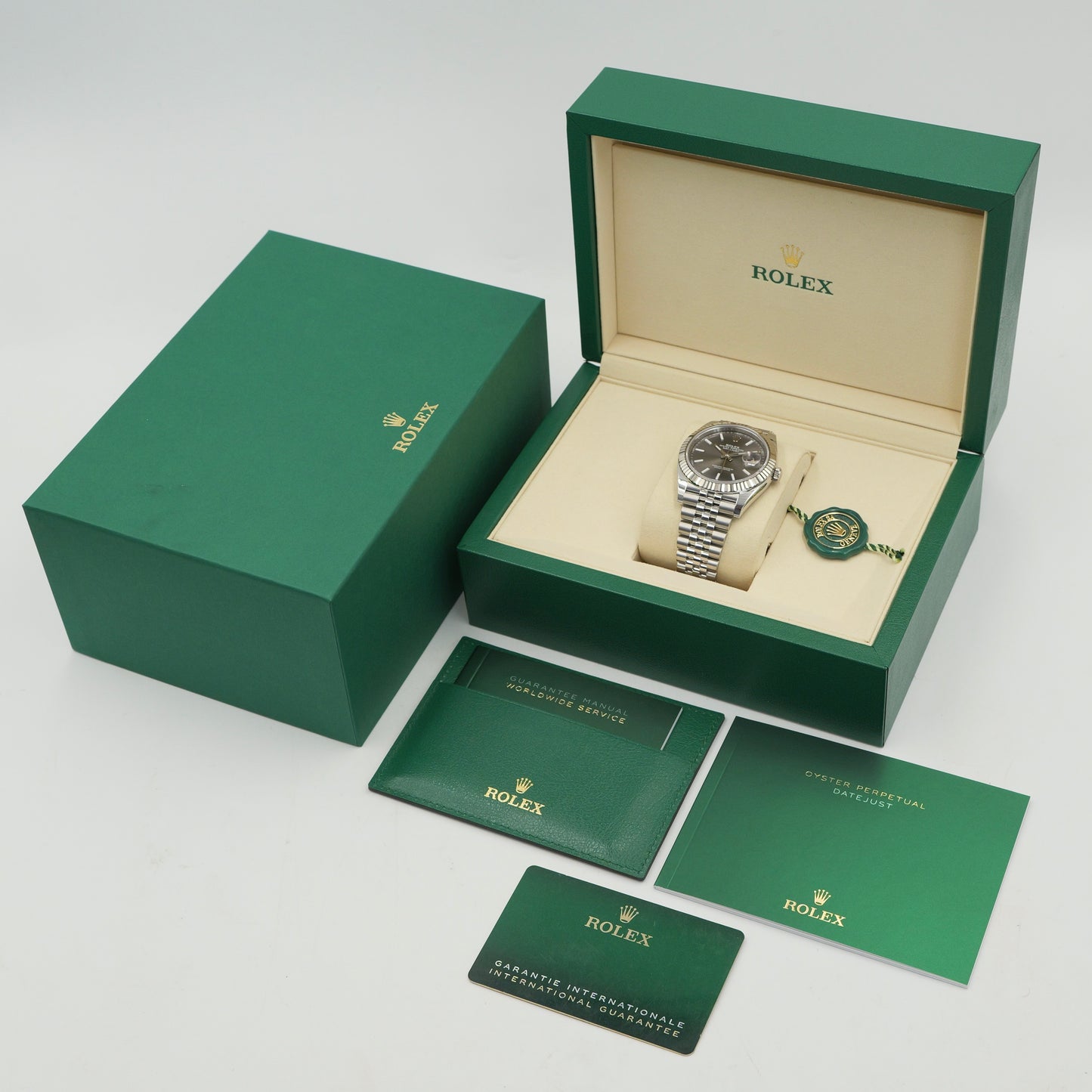 Rolex Datejust 41 Rhodium Dial Fluted Jubilee 126334 - Full Set (2025)