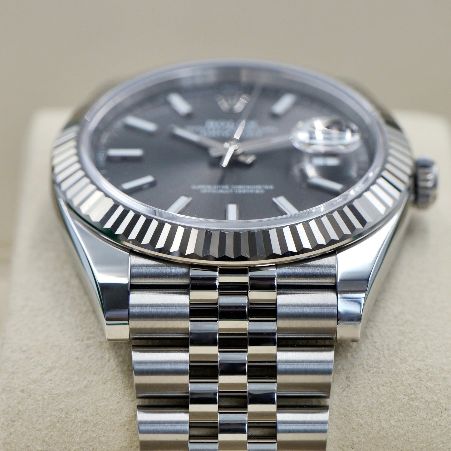 Rolex Datejust 41 Rhodium Dial Fluted Jubilee 126334 - Full Set (2025)