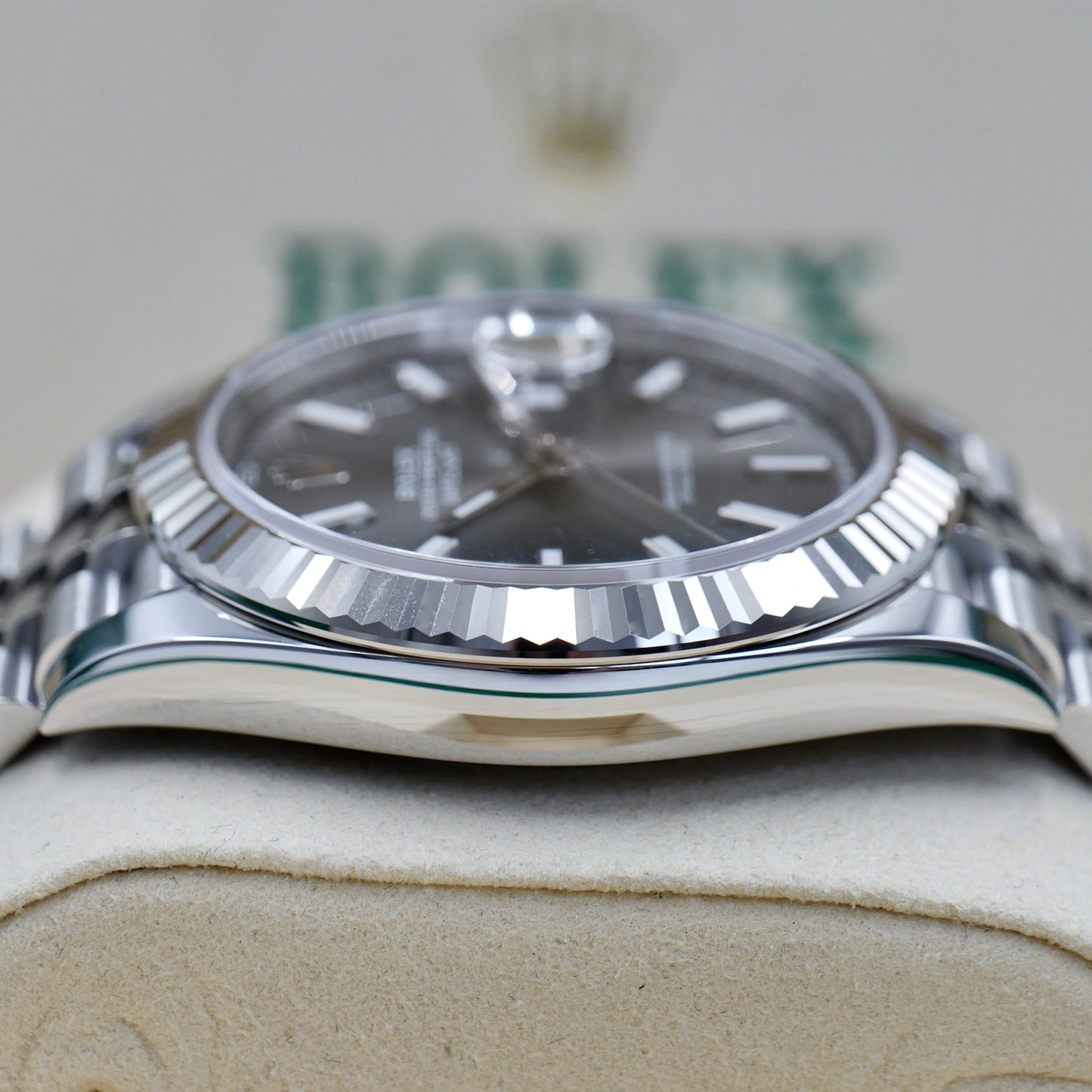 Rolex Datejust 41 Rhodium Dial Fluted Jubilee 126334 - Full Set (2025)