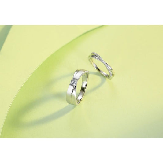 Solitare Diamond 2 Row Crossover Ring