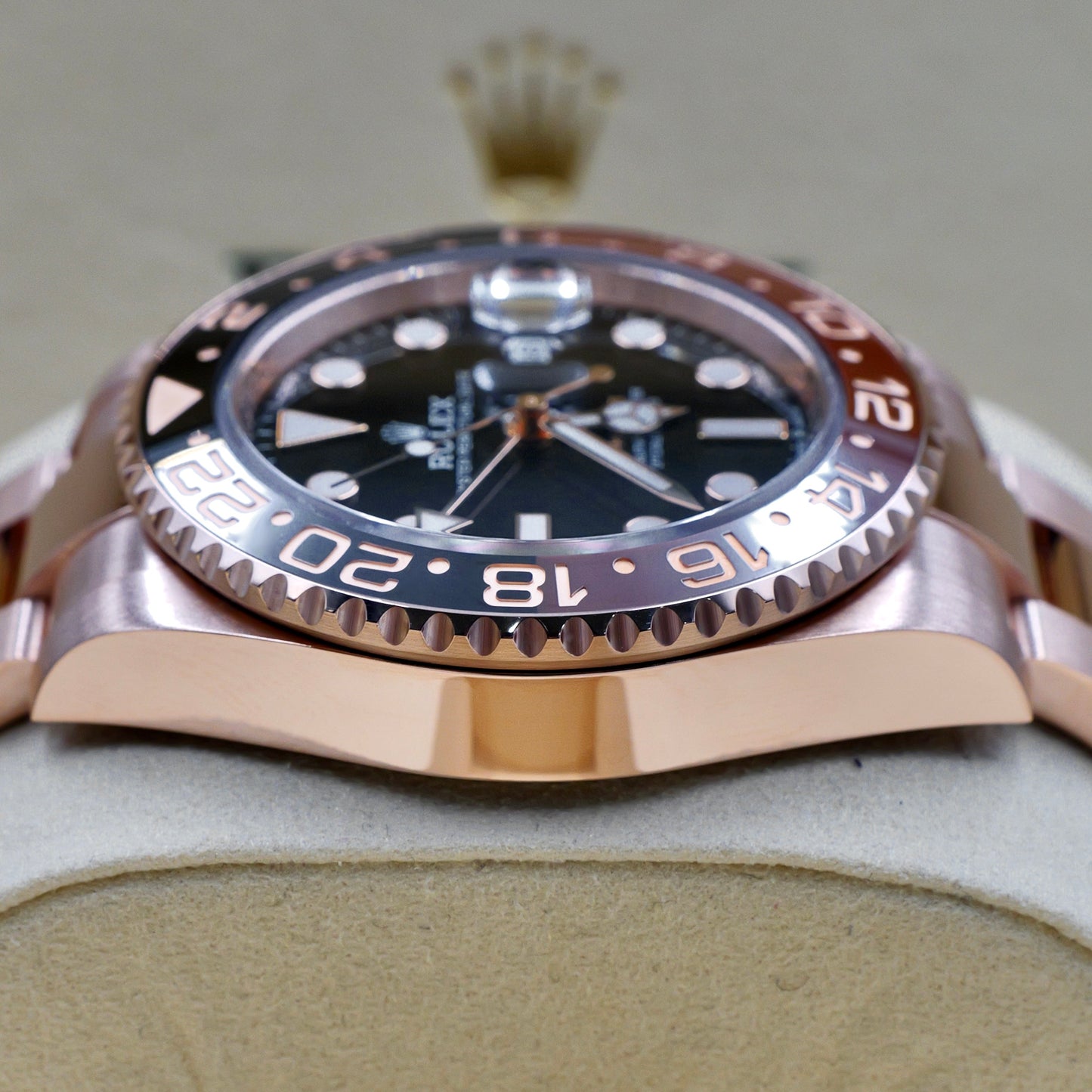 Rolex GMT-Master II Rootbeer 126715CHNR - Full Set (2021)
