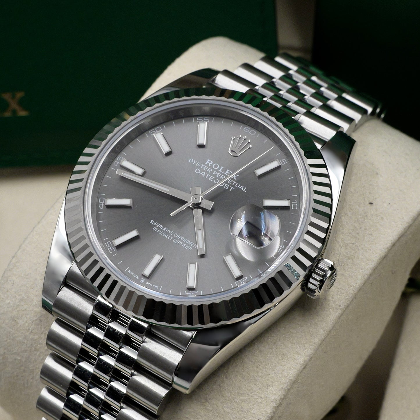 Rolex Datejust 41 Rhodium Dial Fluted Jubilee 126334 - Full Set (2024)