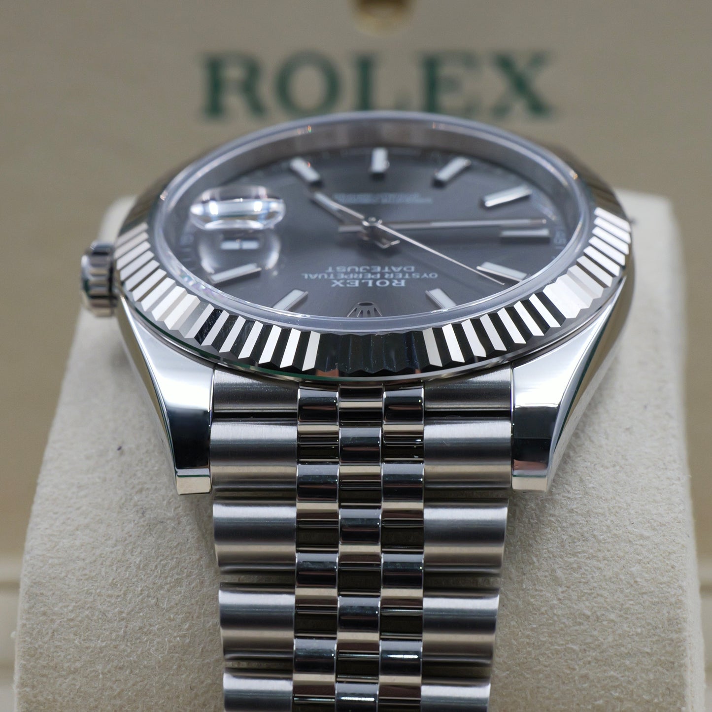 Rolex Datejust 41 Rhodium Dial Fluted Jubilee 126334 - Full Set (2024)