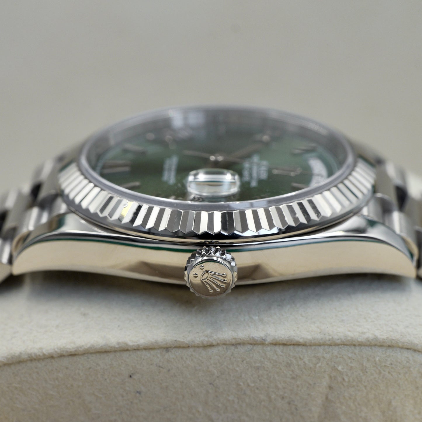 Rolex Day-Date 40 Olive White Gold 228239 - Full Set (2021)