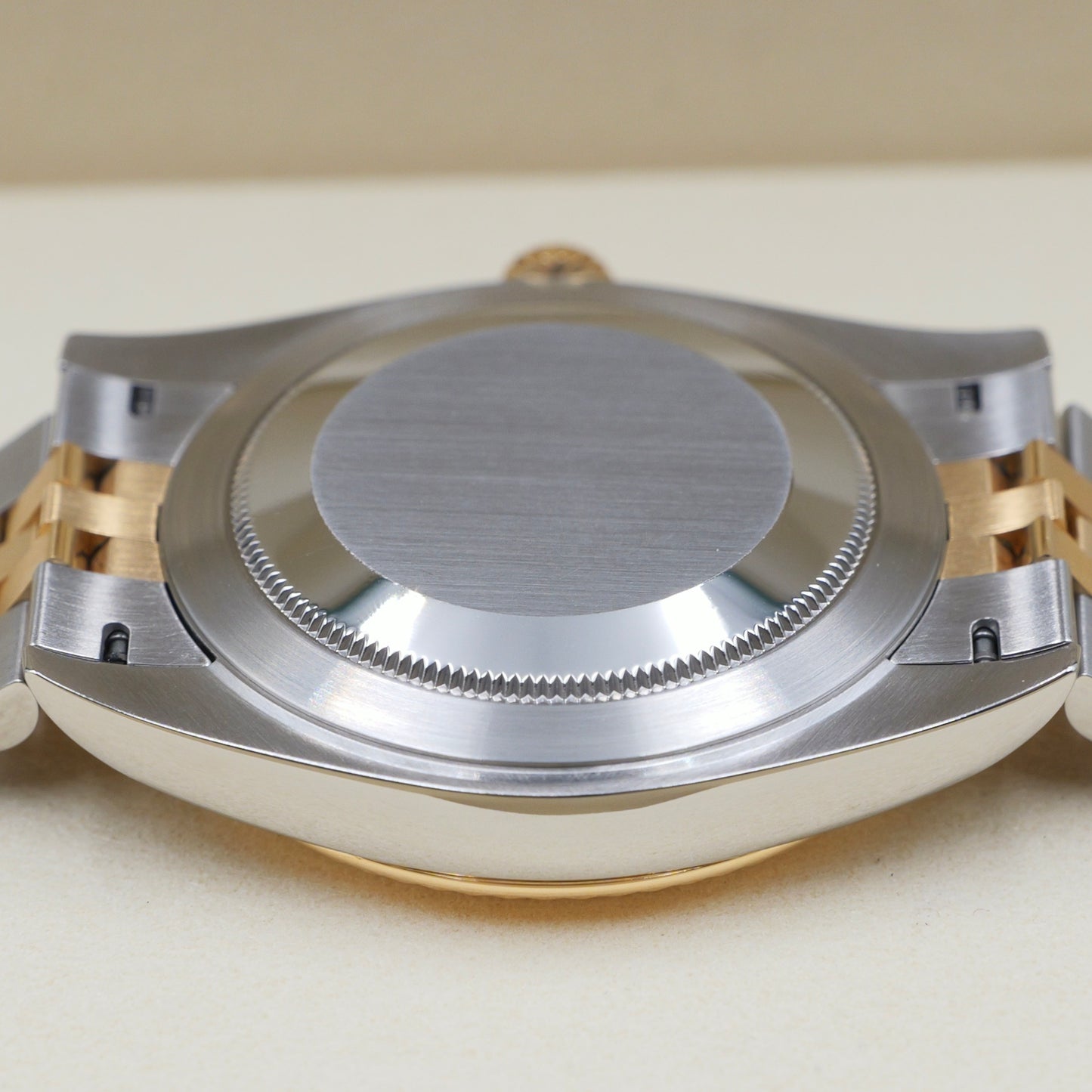 Rolex Datejust 36 Champagne 126233 - Full Set (2020) (New Card)