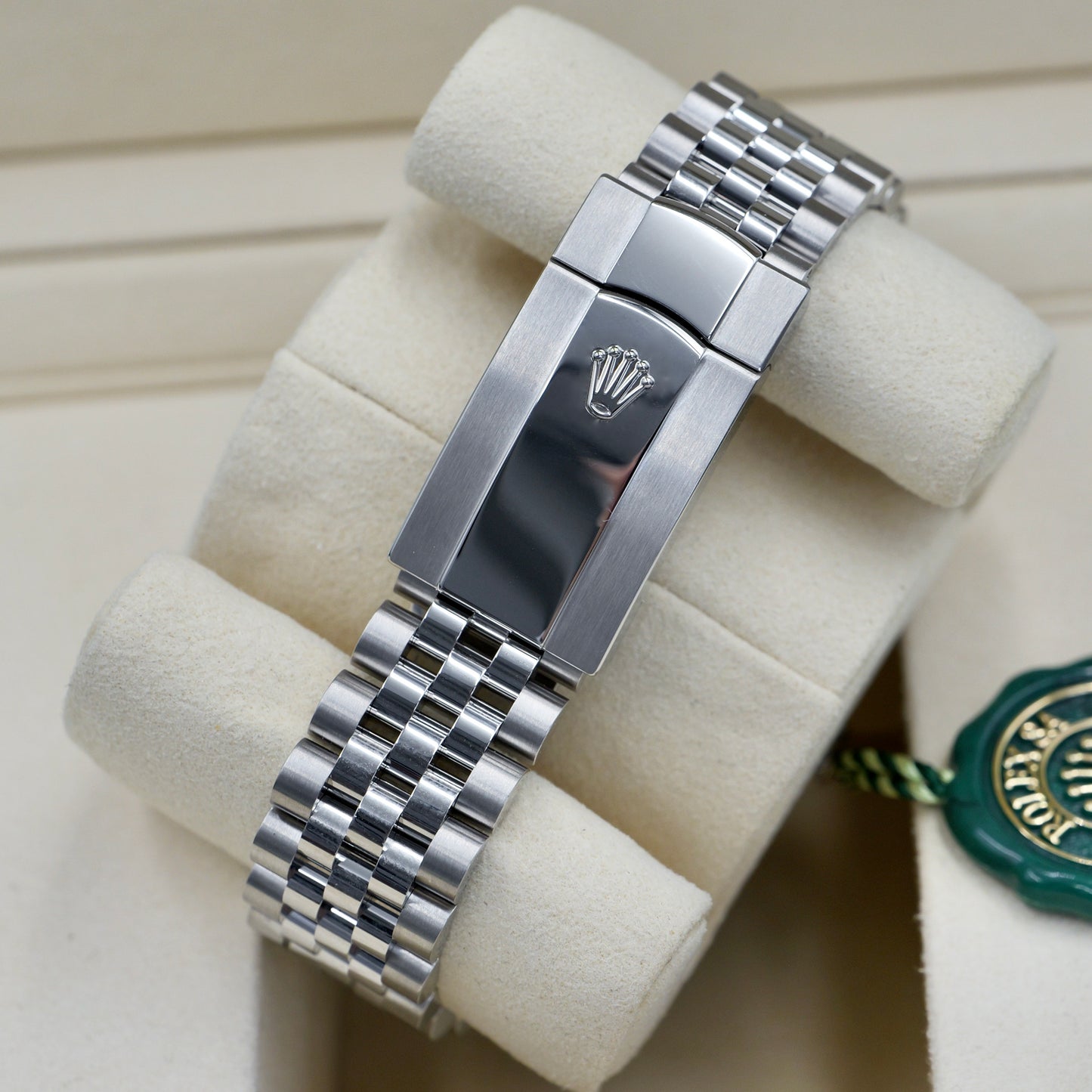 Rolex Datejust 41 Rhodium Dial Fluted Jubilee 126334 - Full Set (2025)