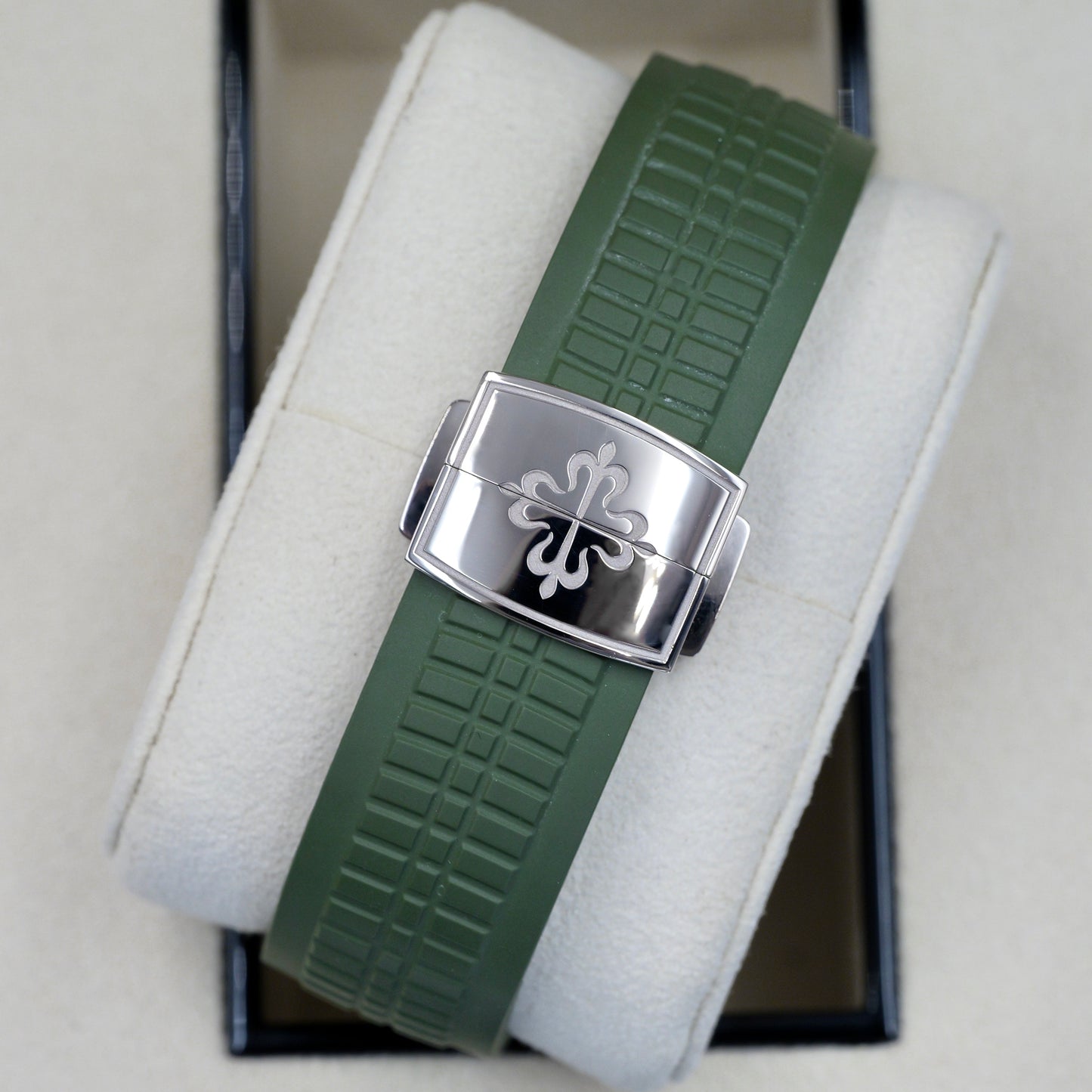 Patek Philippe Aquanaut Green 5168G-010 - Full Set (2024)