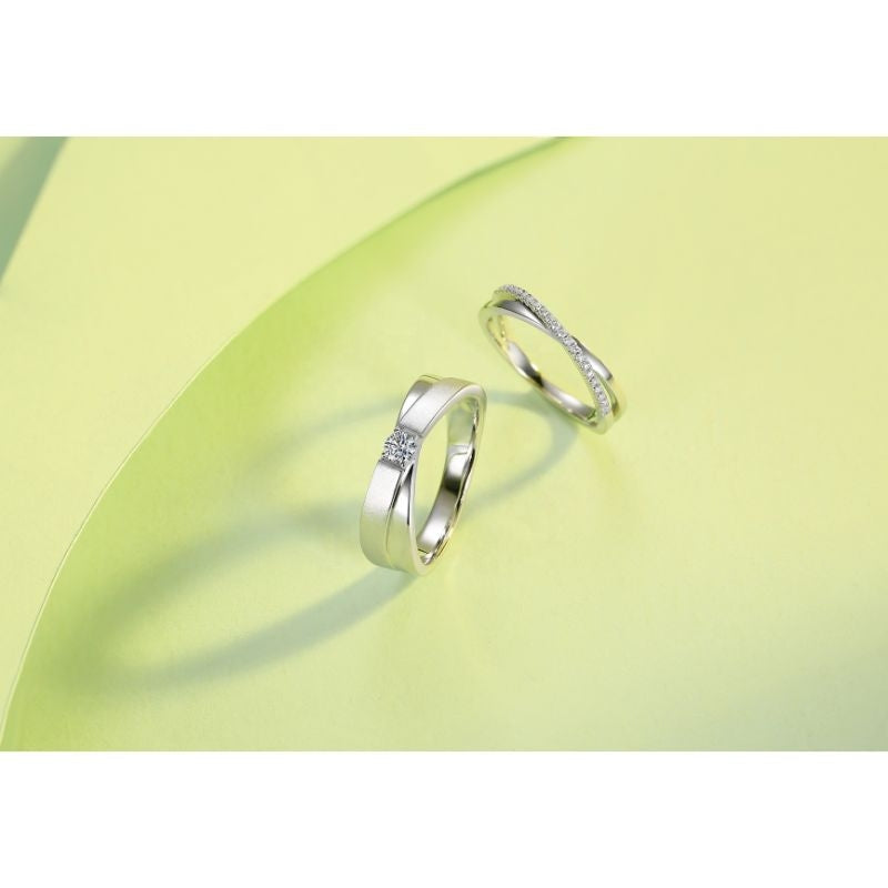 Solitare Diamond 2 Row Crossover Ring