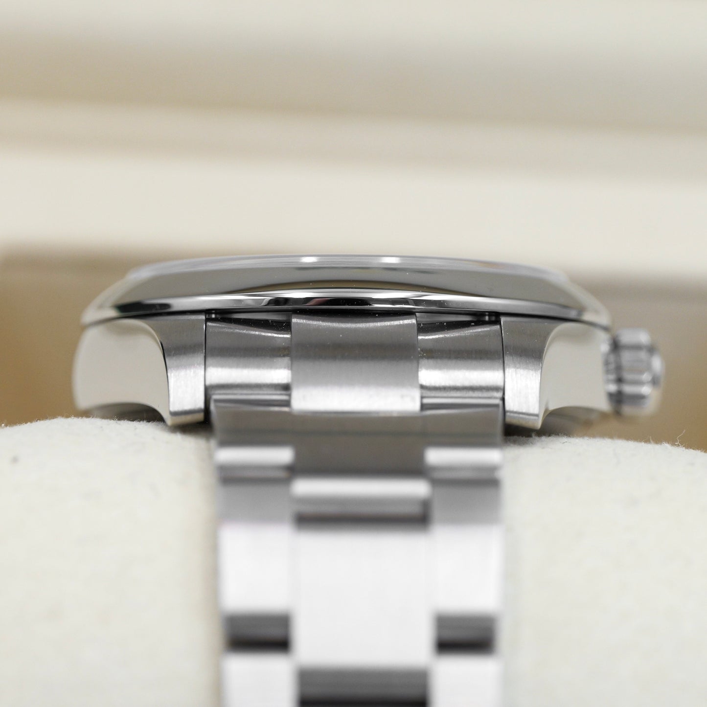 Rolex Oyster Perpetual 31 Blue Dial Smooth 277200 - Full Set (2025)