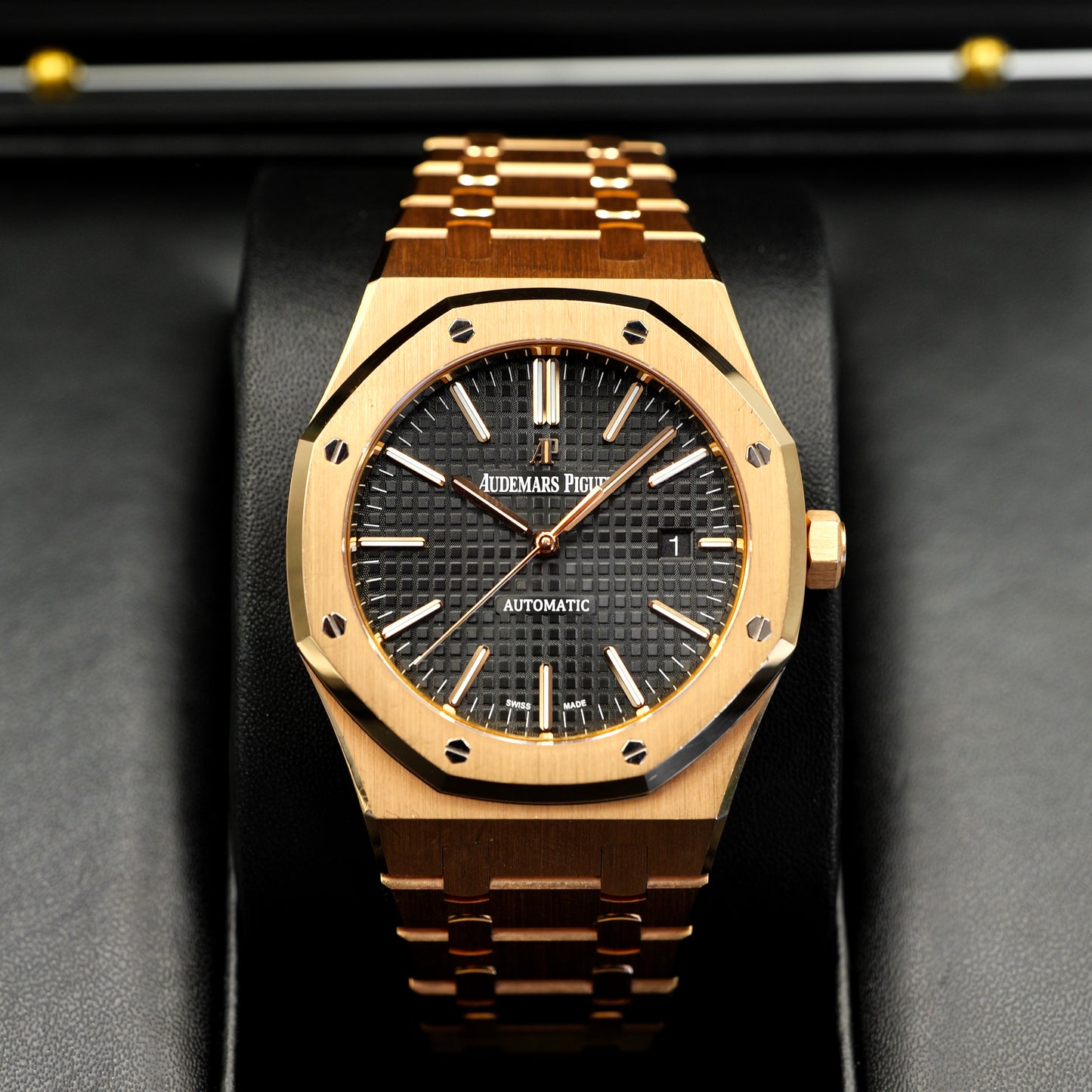 Audemars Piguet Royal Oak Selfwinding 15400OR Black Dial - Full Set (2016)