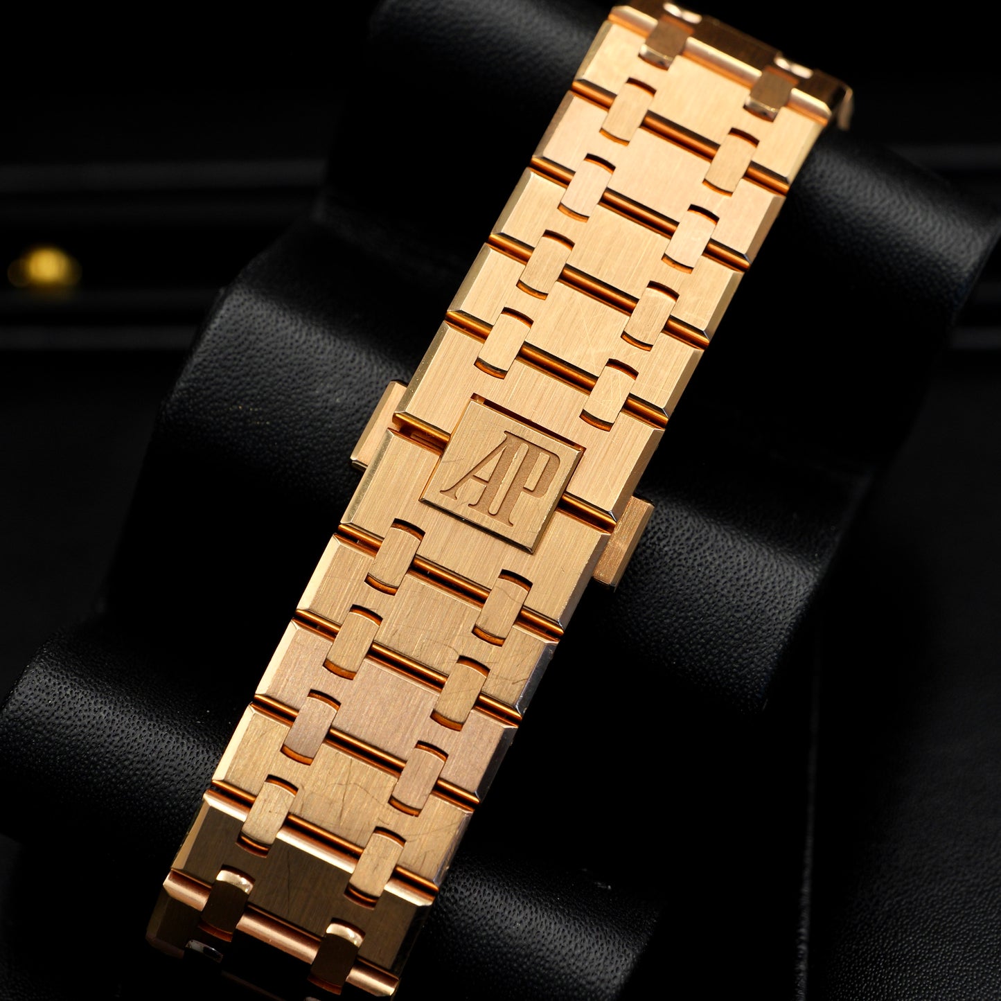 Audemars Piguet Royal Oak Selfwinding 15400OR Black Dial - Full Set (2016)