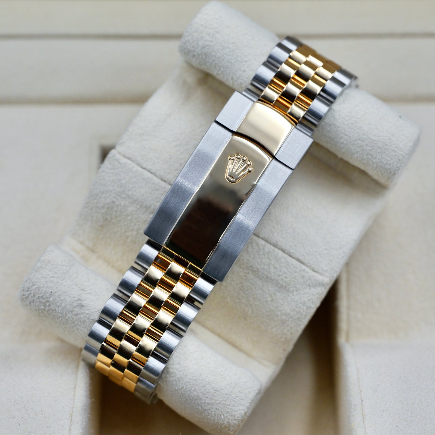Rolex Sky-Dweller Steel & Yellow Gold Black Dial 326933 - Full Set (2023)