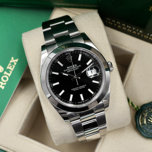 Rolex Datejust 41 Black Dial Smooth Bezel 126300 - Full Set (2025)