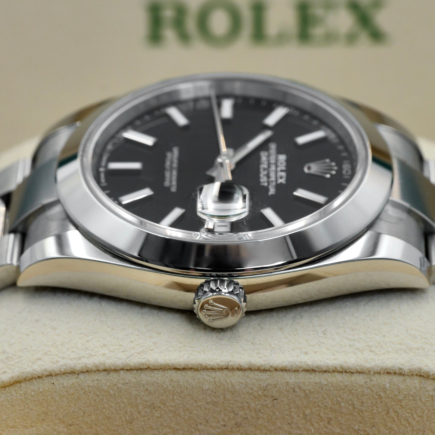 Rolex Datejust 41 Black Dial Smooth Bezel 126300 - Full Set (2025)