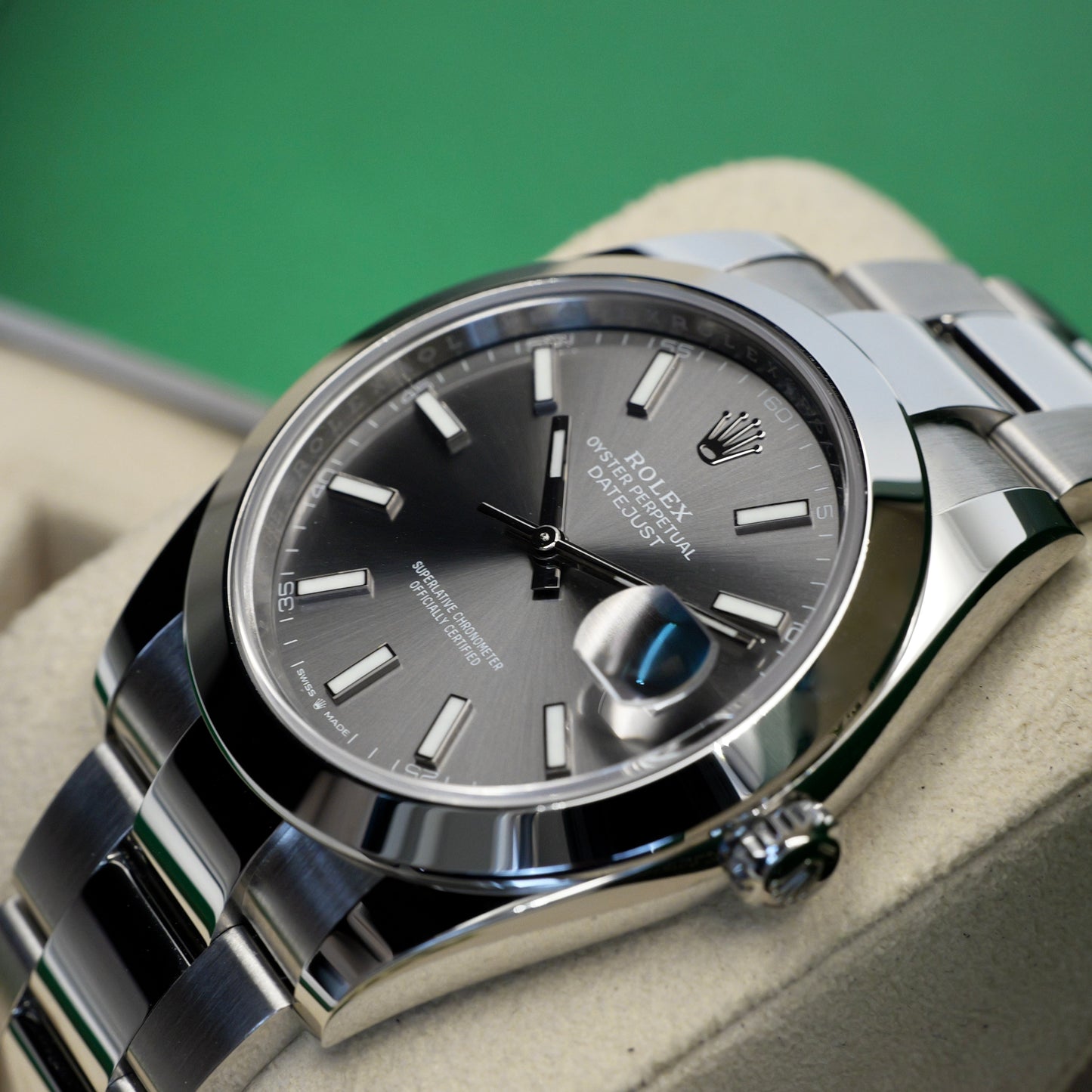 Rolex Datejust 41 Rhodium Dial Smooth Oyster 126300 - Full Set (2024)