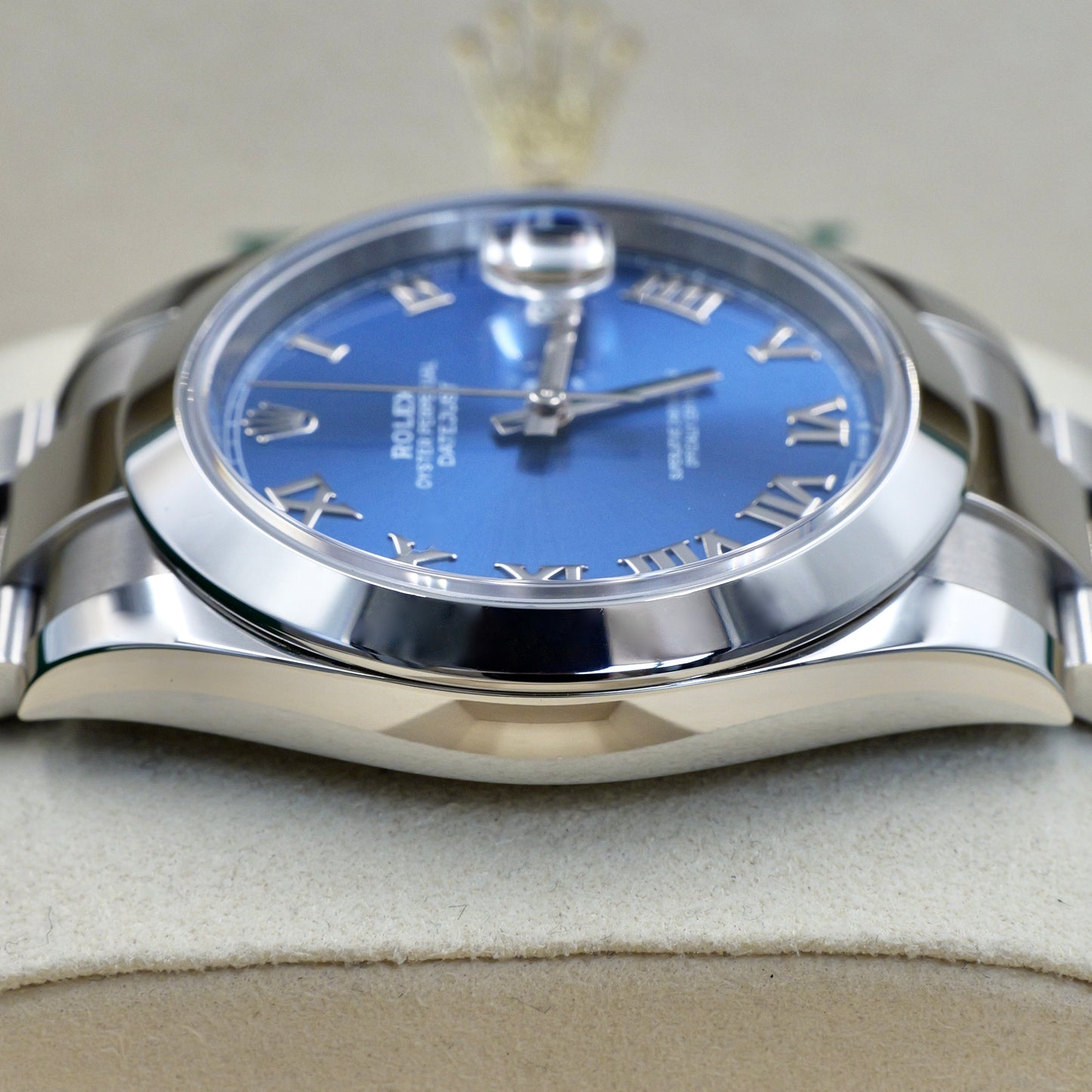 Rolex Datejust 41 Azzurro Blue Smooth Fluted 126300 - Full Set (2024)