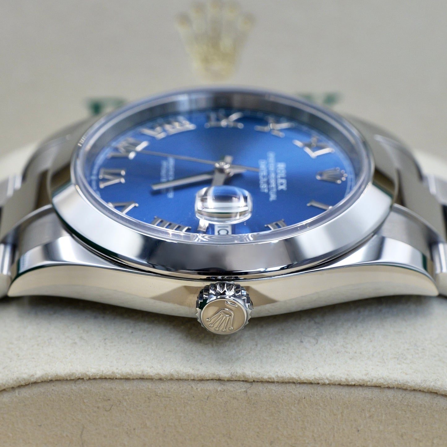 Rolex Datejust 41 Azzurro Blue Smooth 126300 - Full Set (2024)