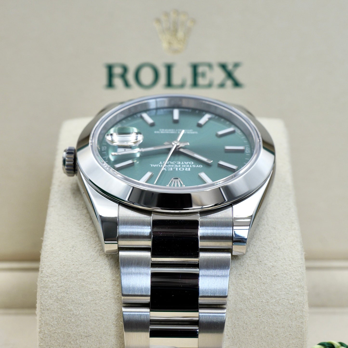 Rolex Datejust 41 Mint Green Smooth Oyster 126300 - Full Set (2025)