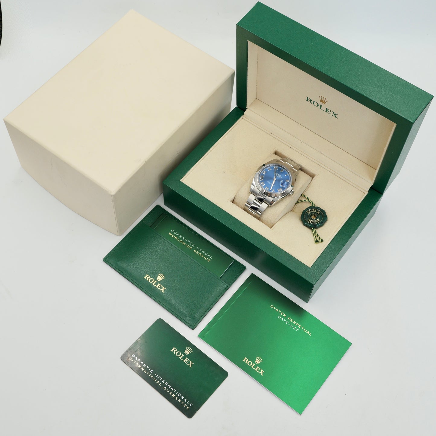 Rolex Datejust 41 Azzurro Blue Smooth 126300 - Full Set (2024)