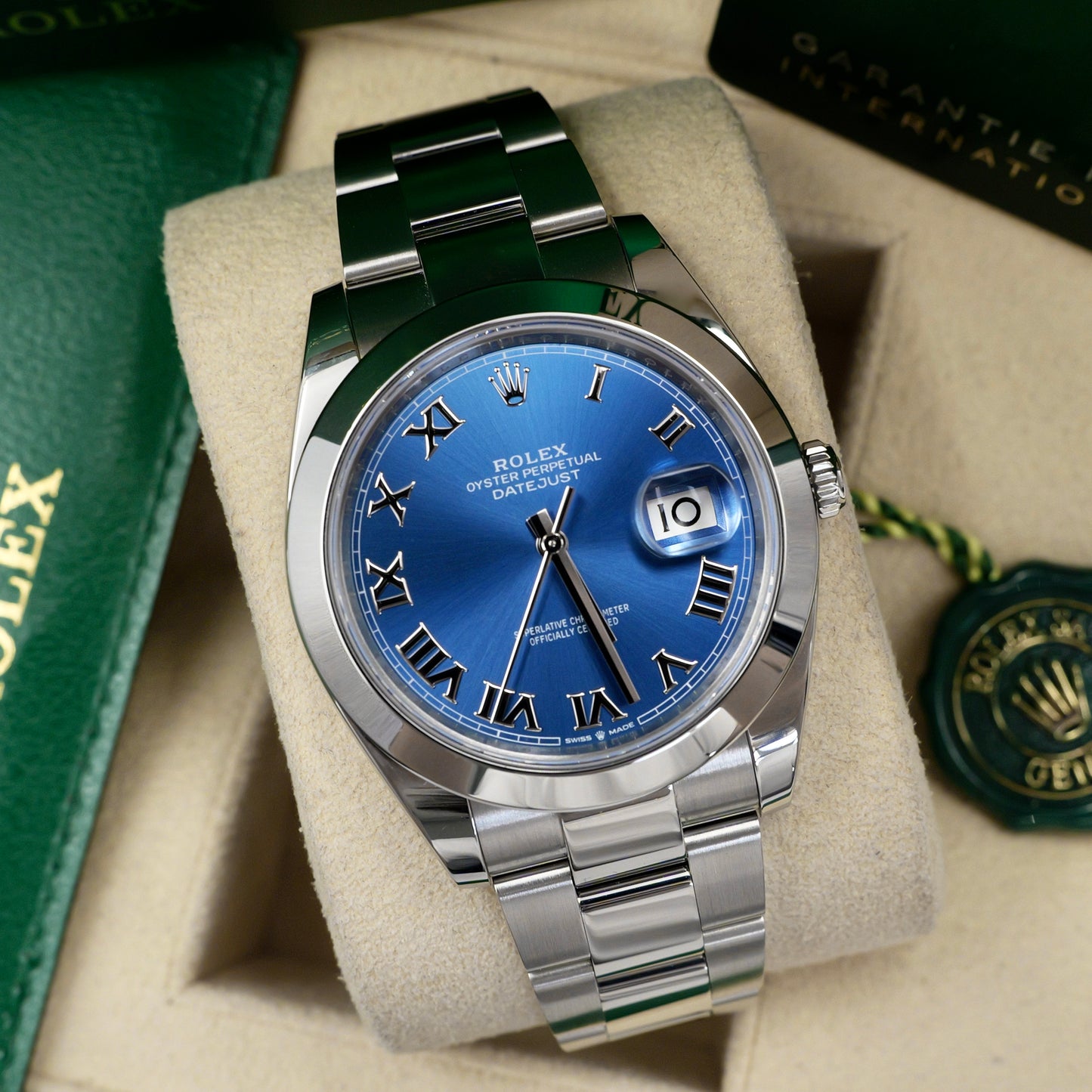 Rolex Datejust 41 Azzurro Blue Smooth 126300 - Full Set (2024)