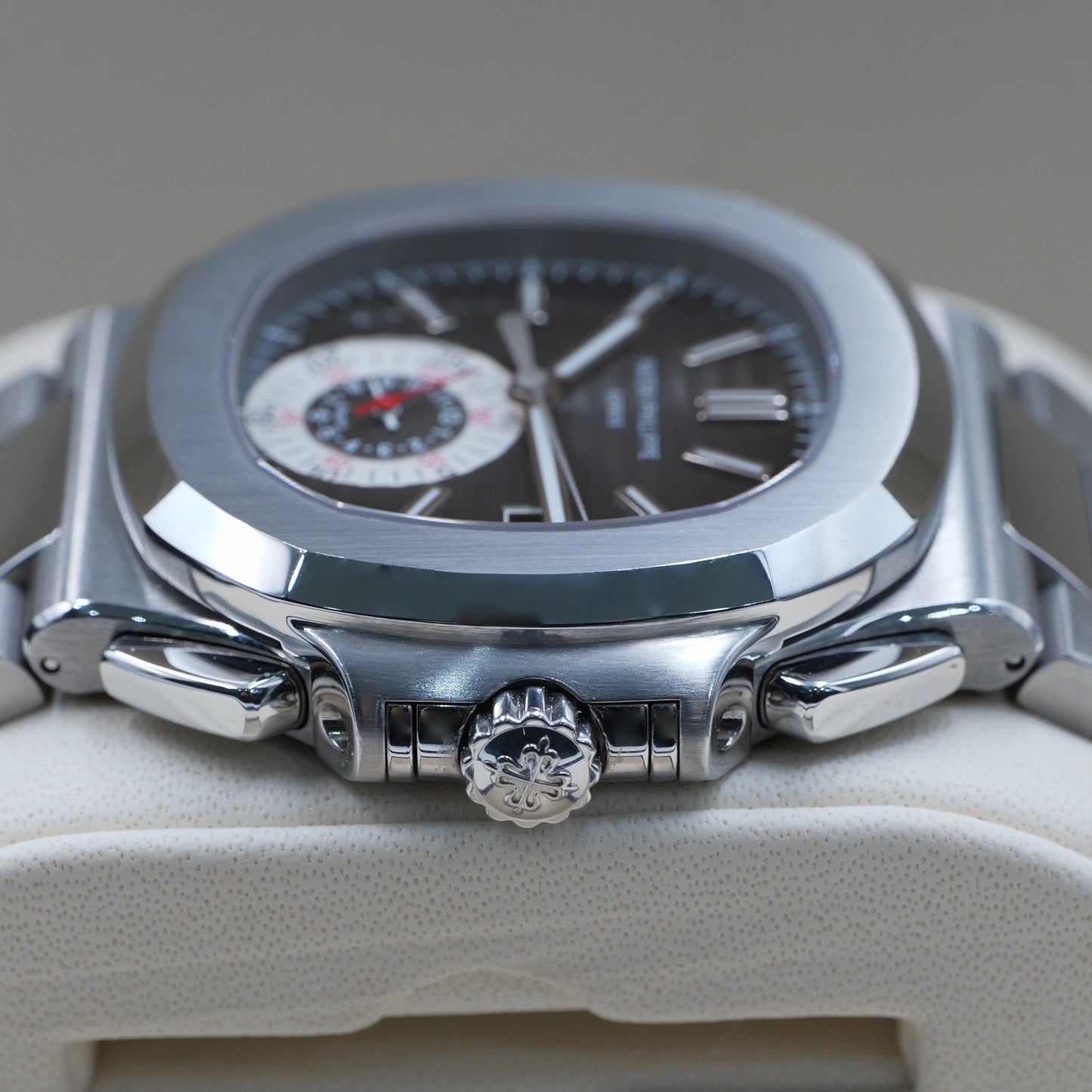 Patek Philippe Nautilus Black Dial 5980/1A-014 - Full Set (2014)