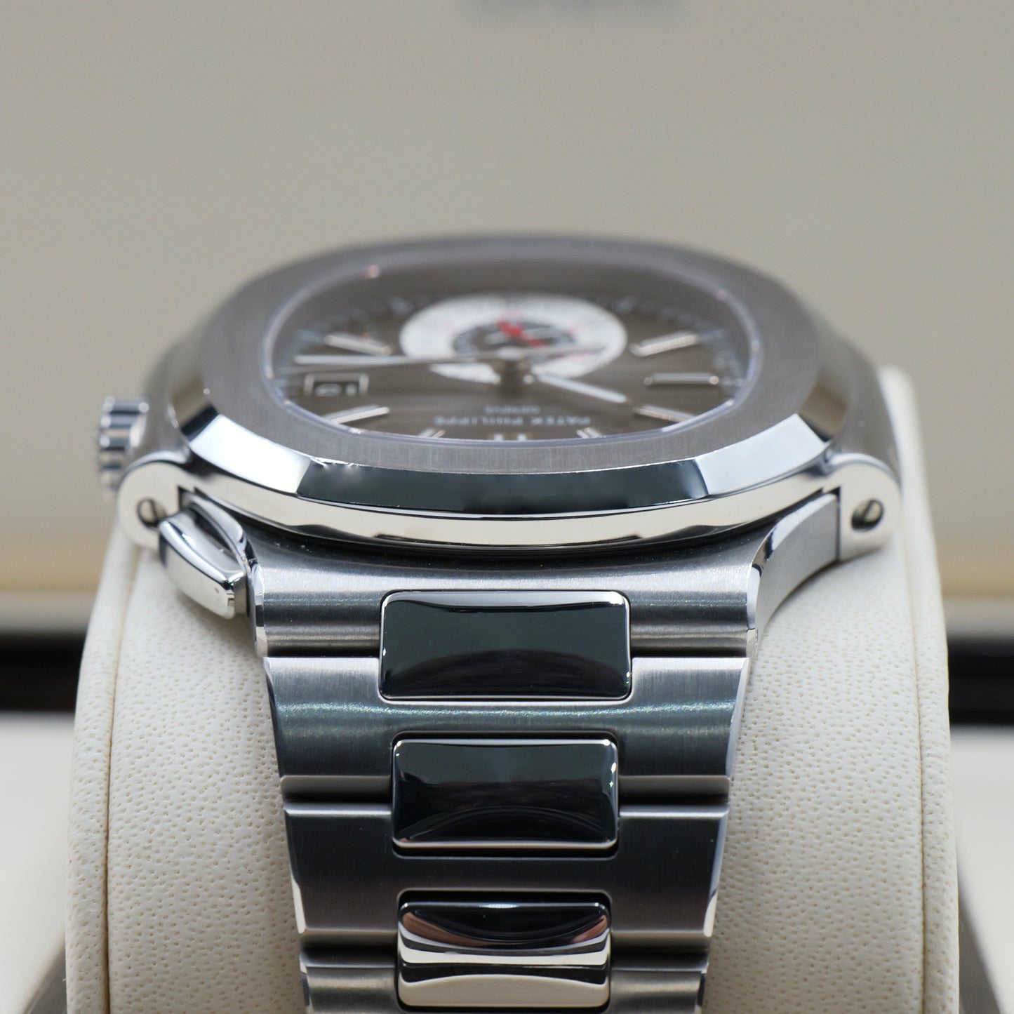 Patek Philippe Nautilus Black Dial 5980/1A-014 - Full Set (2014)