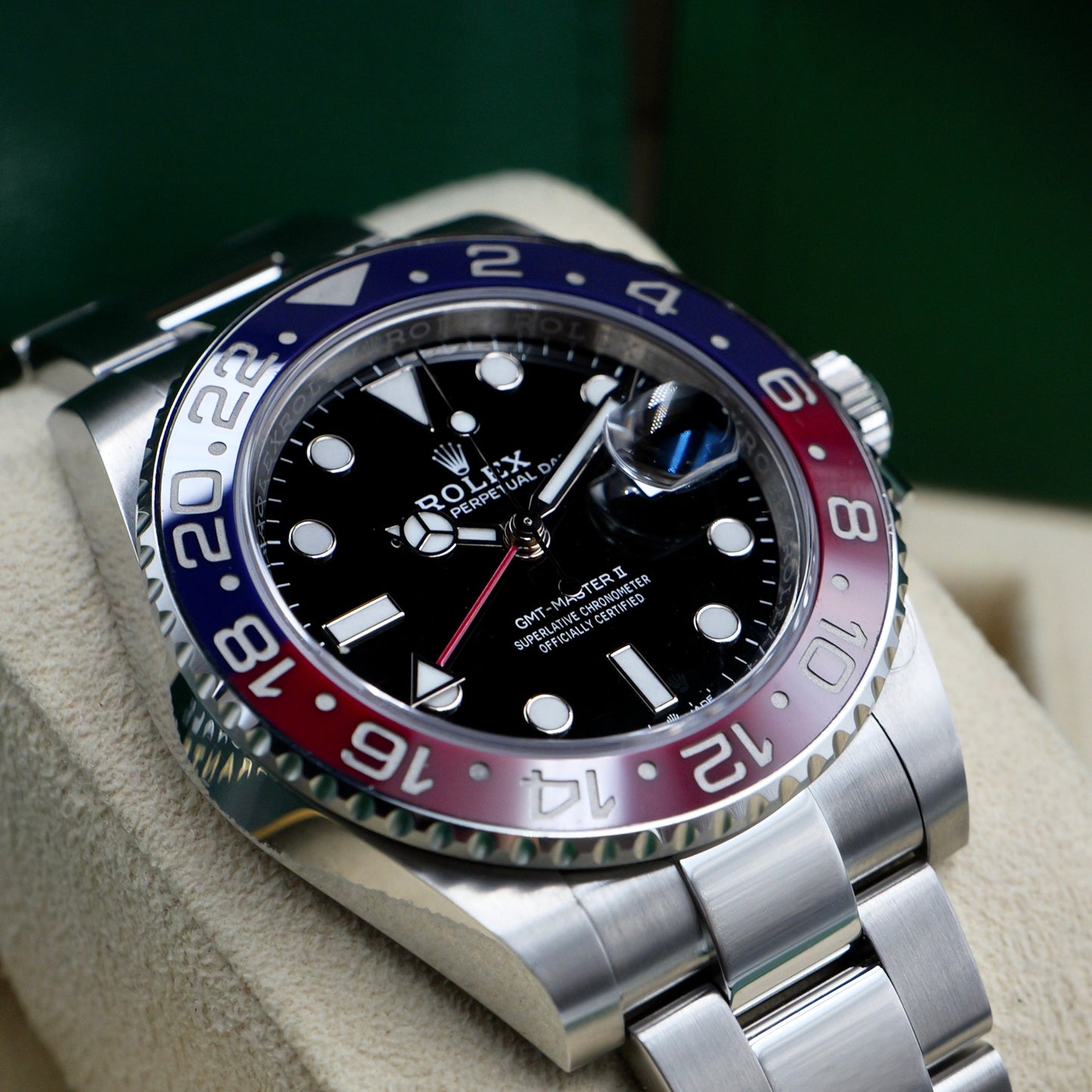 Rolex GMT-Master II 'Pepsi' 126710BLRO Oyster - Full Set (2024)