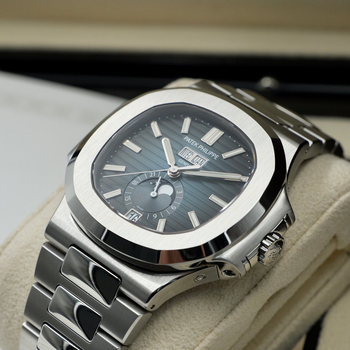 Patek Philippe Nautilus Price on request 5726/1A-014 - Full Set (2023)