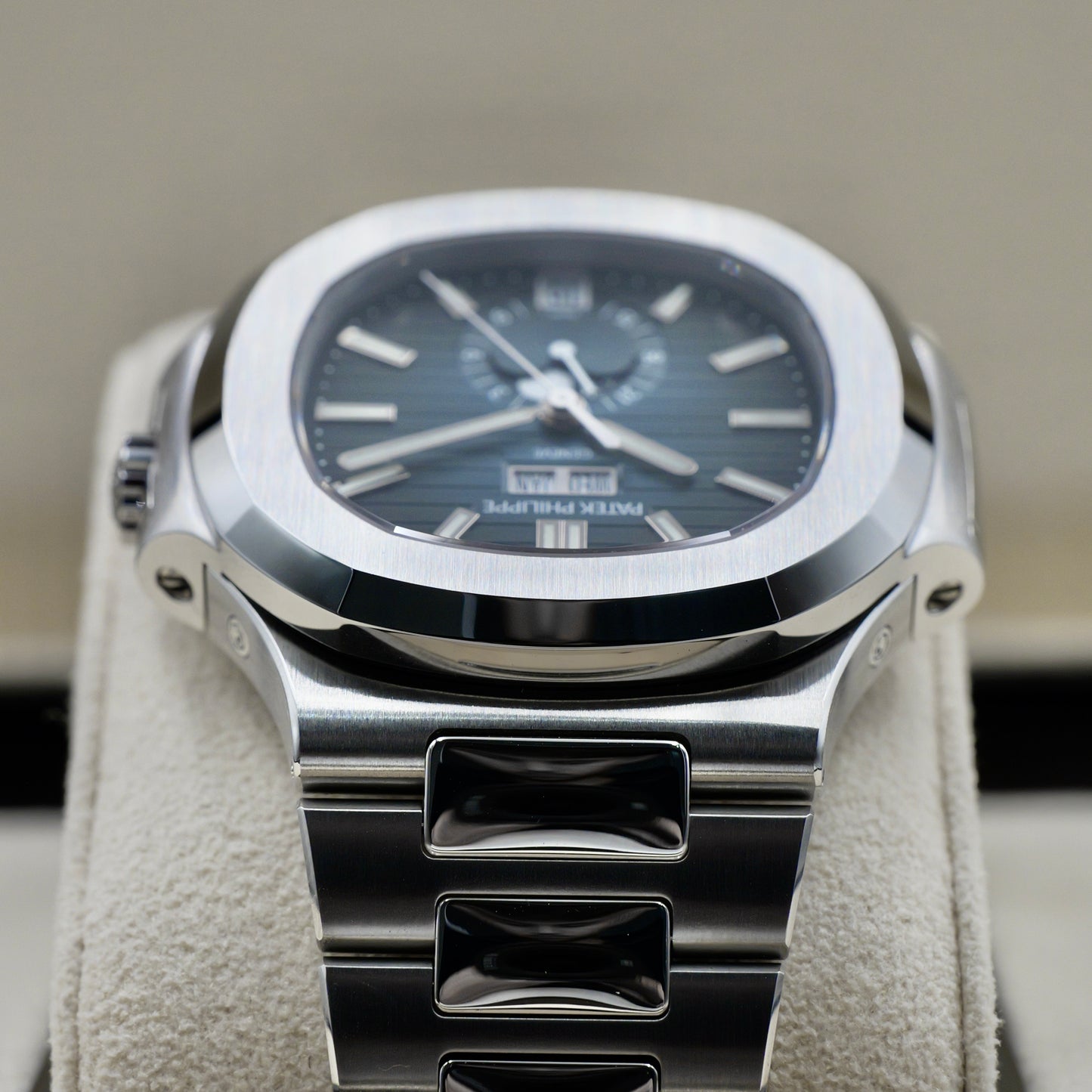 Patek Philippe Nautilus Price on request 5726/1A-014 - Full Set (2023)