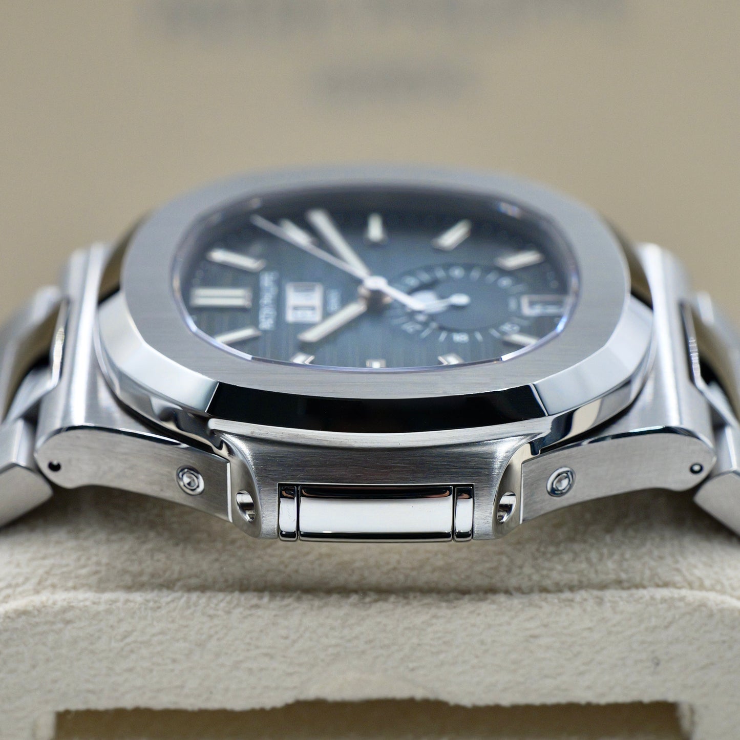 Patek Philippe Nautilus Price on request 5726/1A-014 - Full Set (2023)
