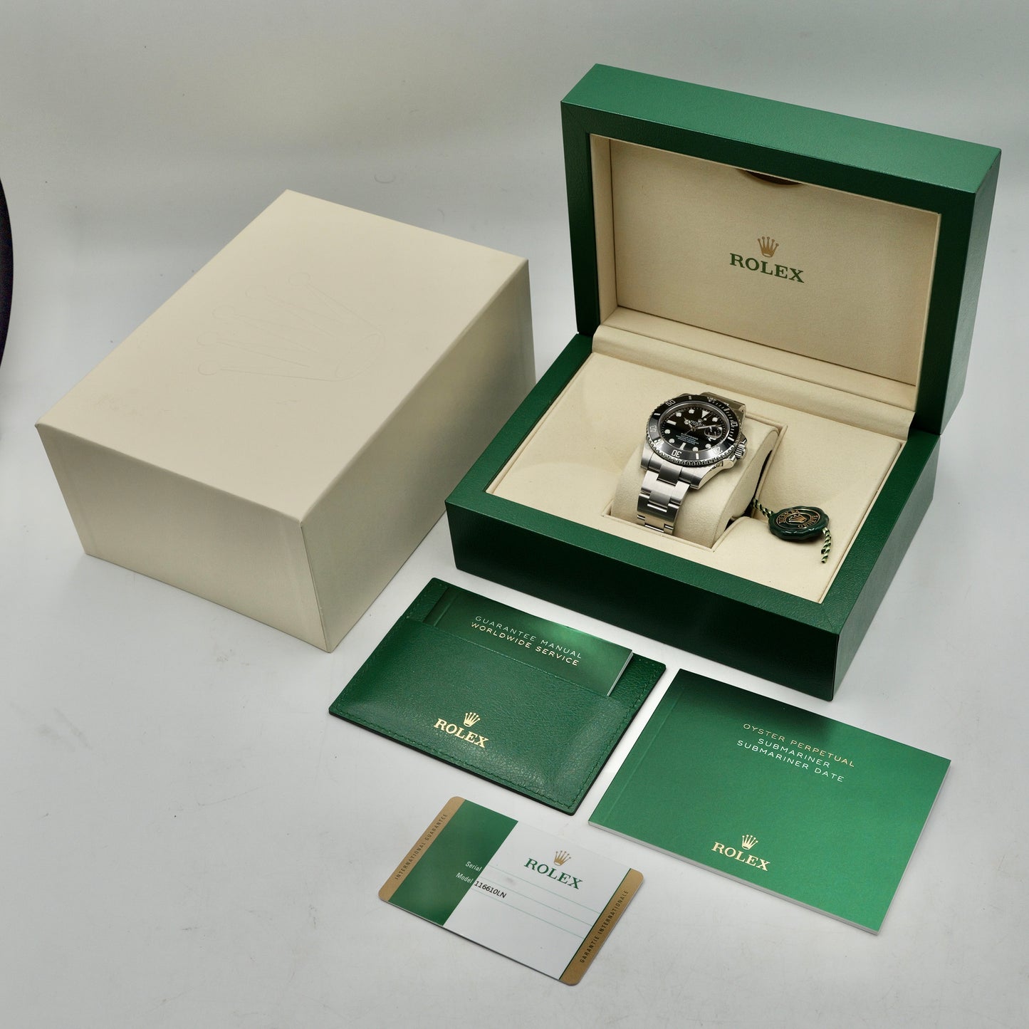 Rolex Submariner Date 116610LN - Full Set (2016)