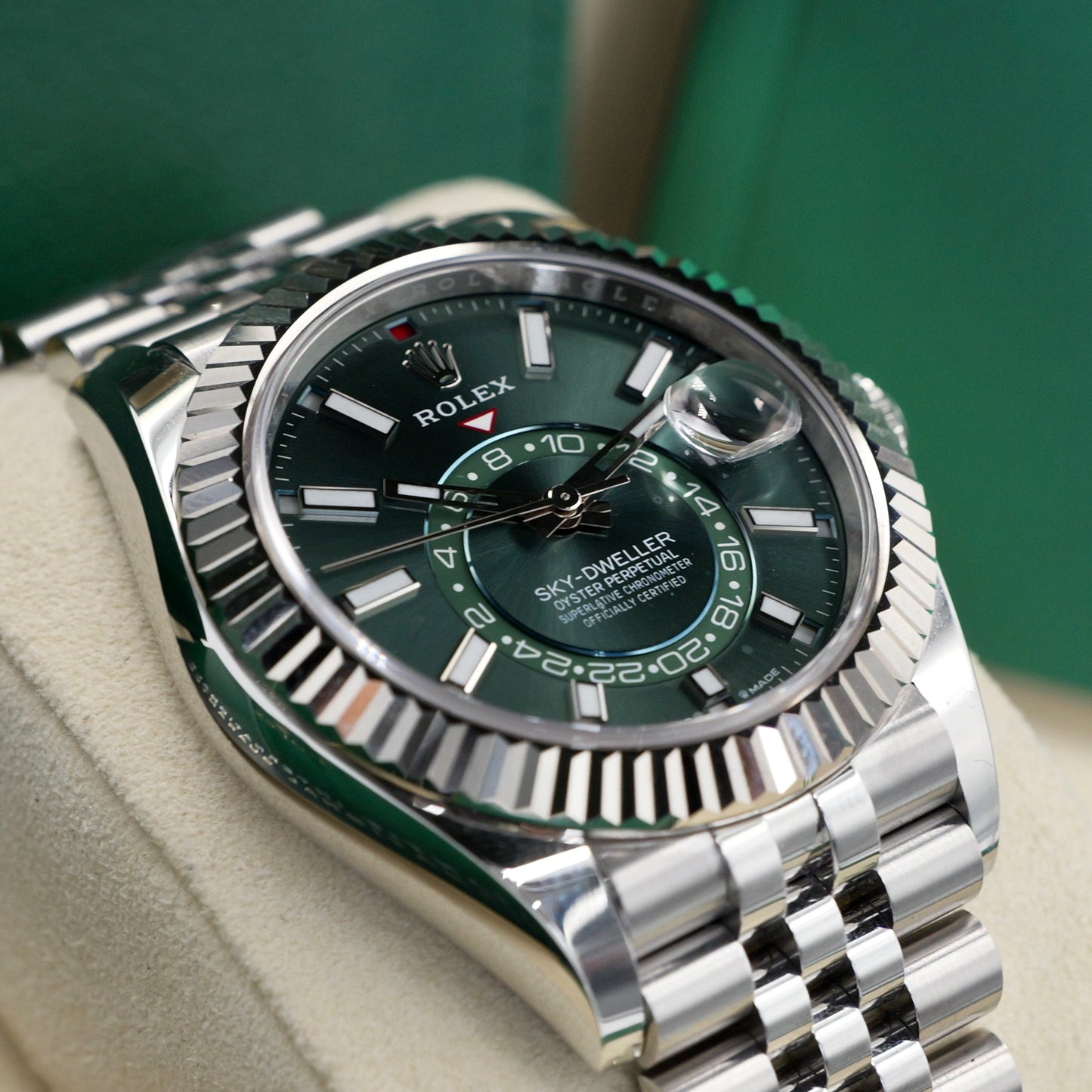 Rolex Sky-Dweller Green Dial Oyster 336934 - Full Set (2023)