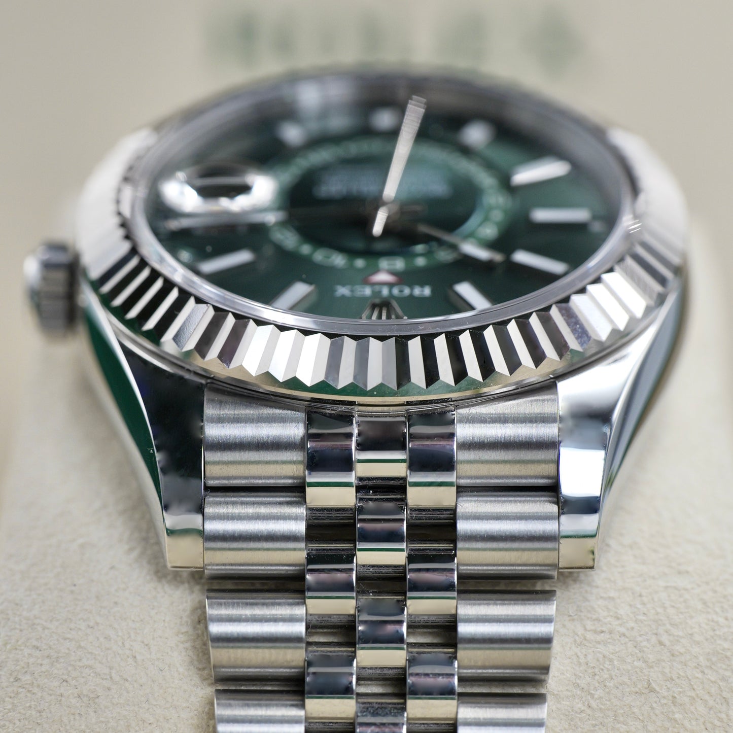 Rolex Sky-Dweller Green Dial Oyster 336934 - Full Set (2023)