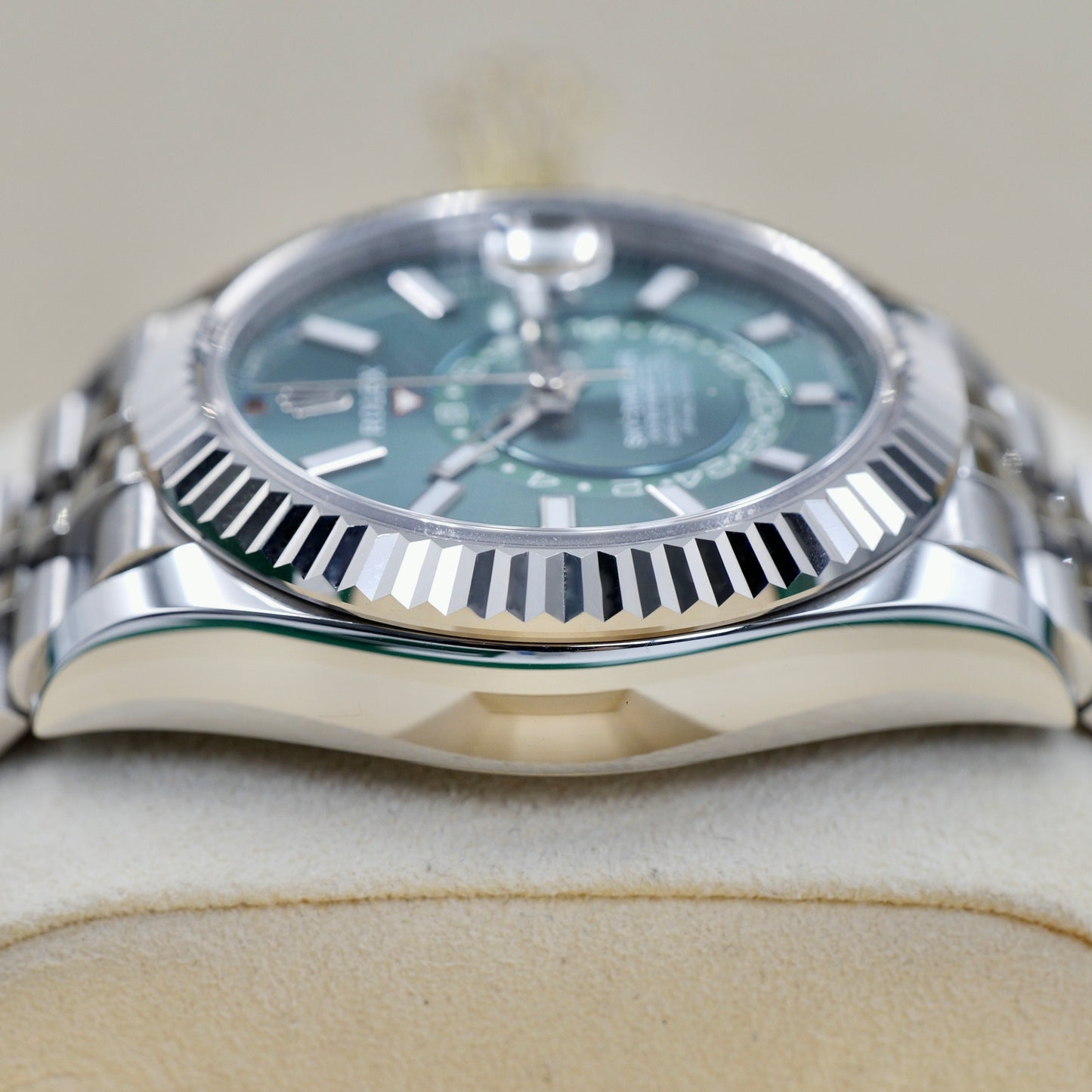 Rolex Sky-Dweller Green Dial Oyster 336934 - Full Set (2023)