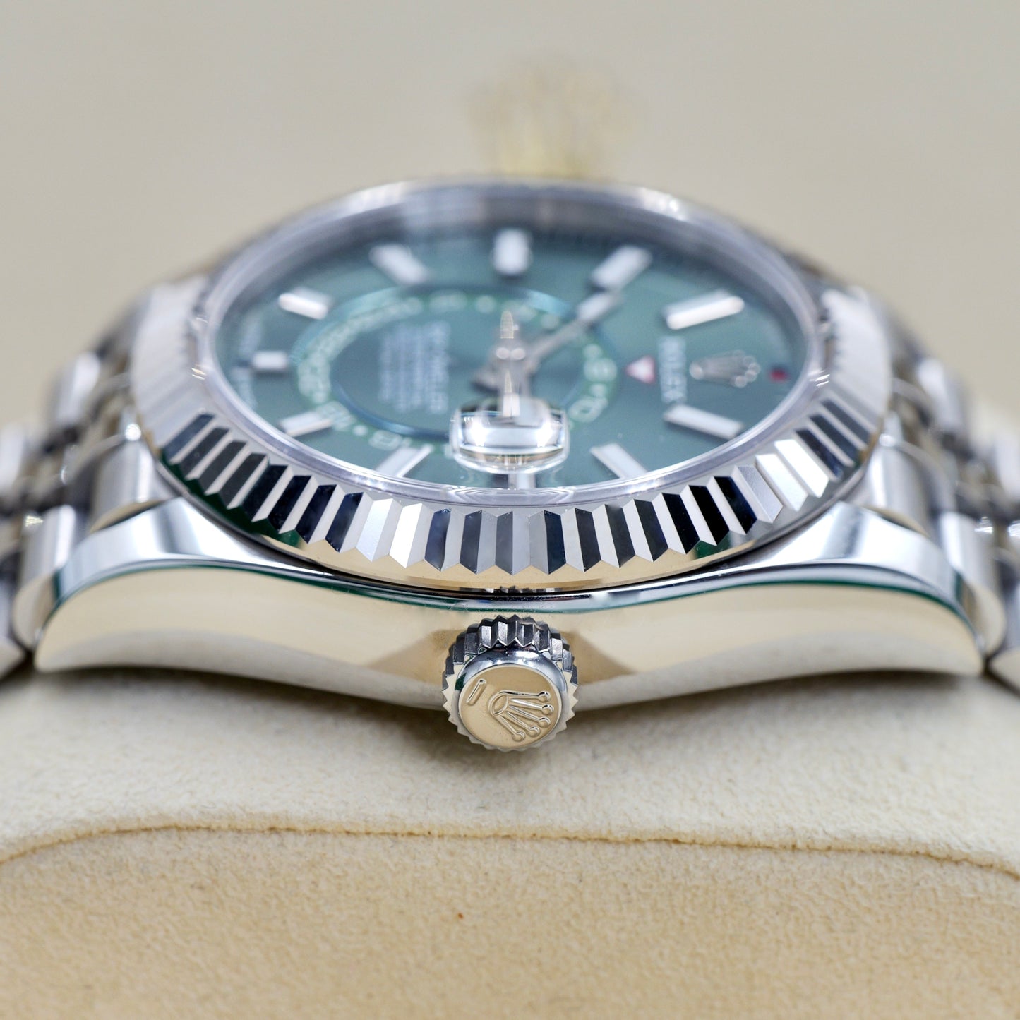 Rolex Sky-Dweller Green Dial Oyster 336934 - Full Set (2023)
