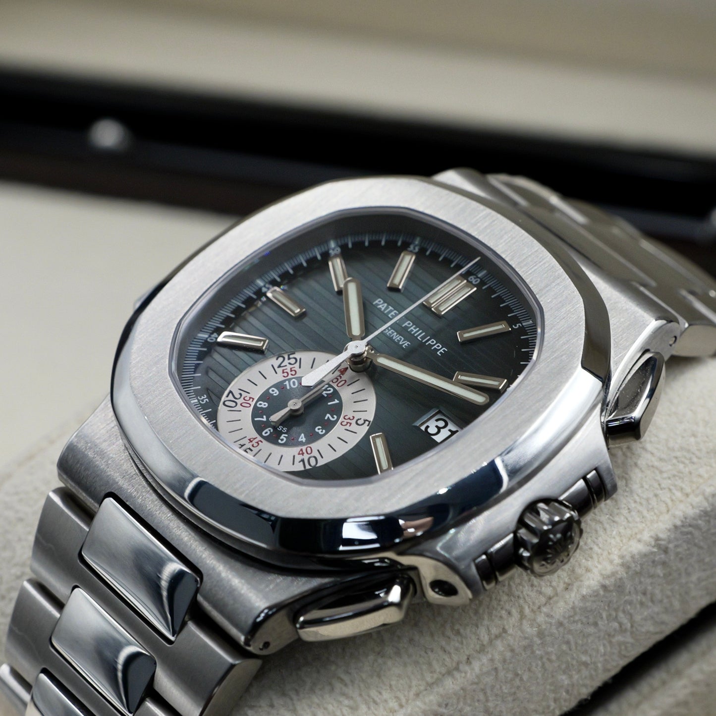 Patek Philippe Nautilus Blue Dial 5980/1A-001 - Full Set (2007)