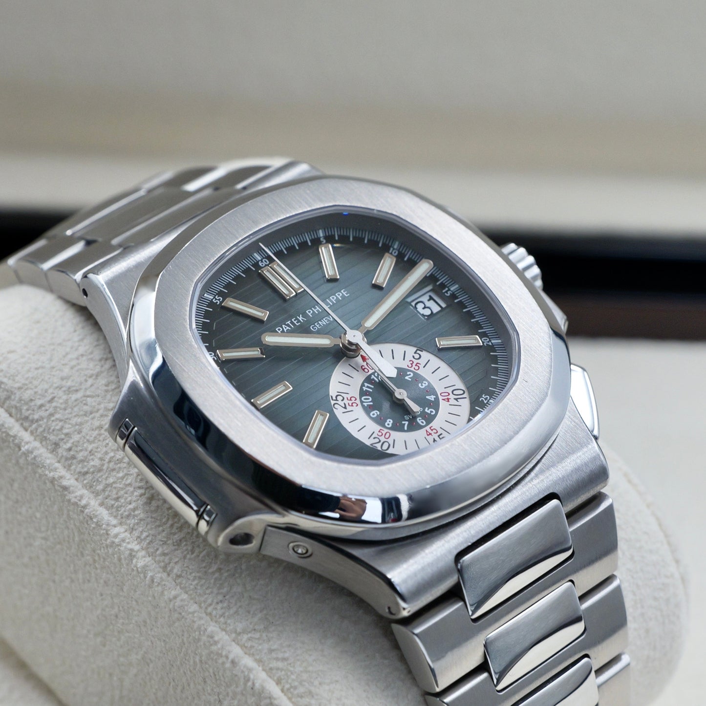 Patek Philippe Nautilus Blue Dial 5980/1A-001 - Full Set (2007)