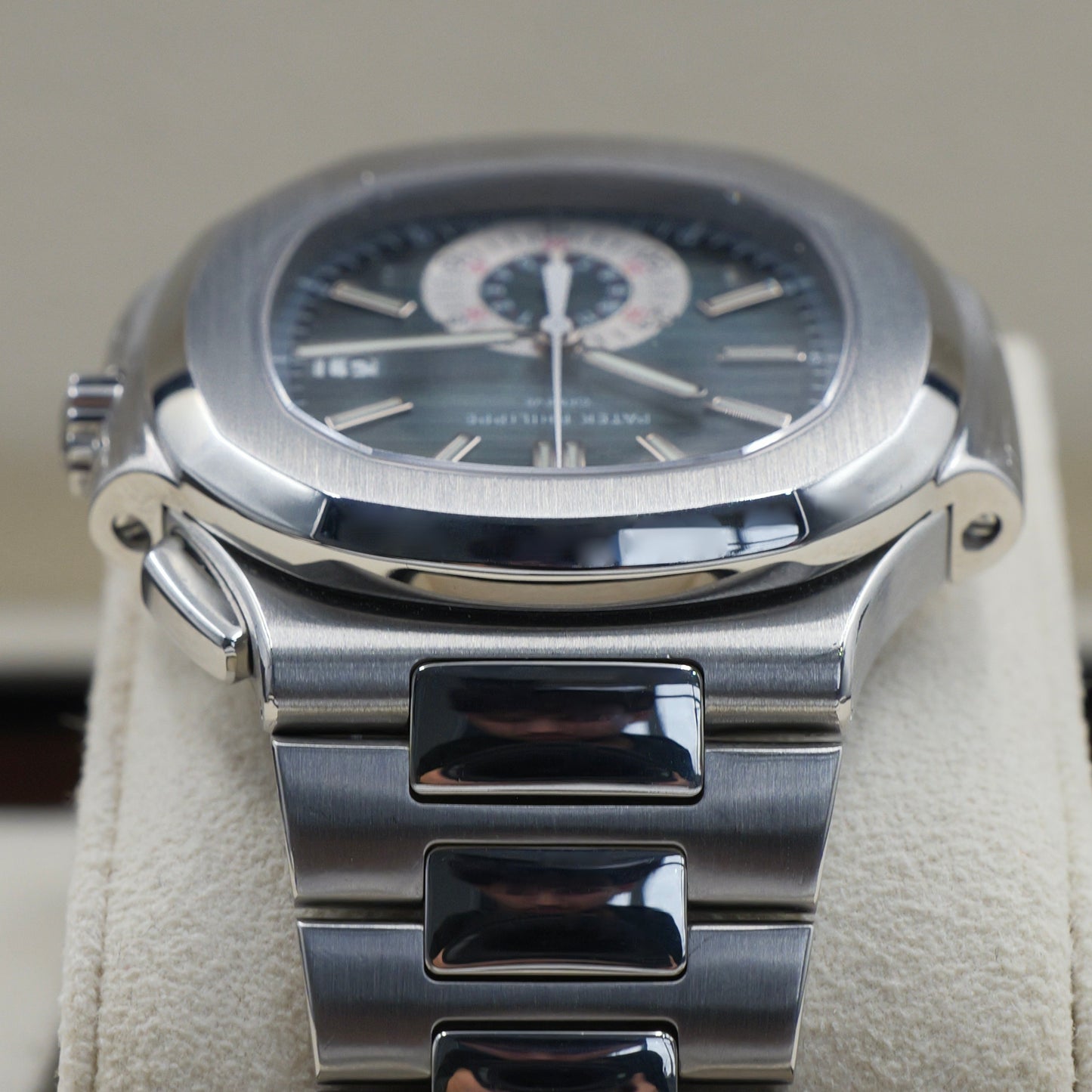 Patek Philippe Nautilus Blue Dial 5980/1A-001 - Full Set (2007)