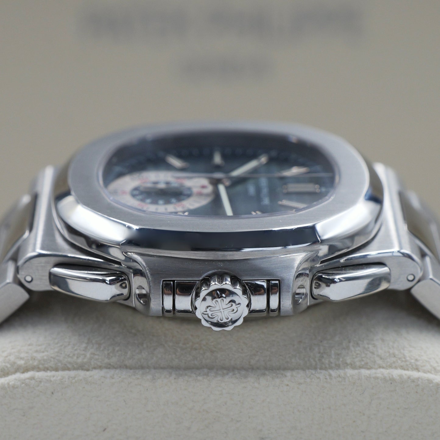 Patek Philippe Nautilus Blue Dial 5980/1A-001 - Full Set (2007)