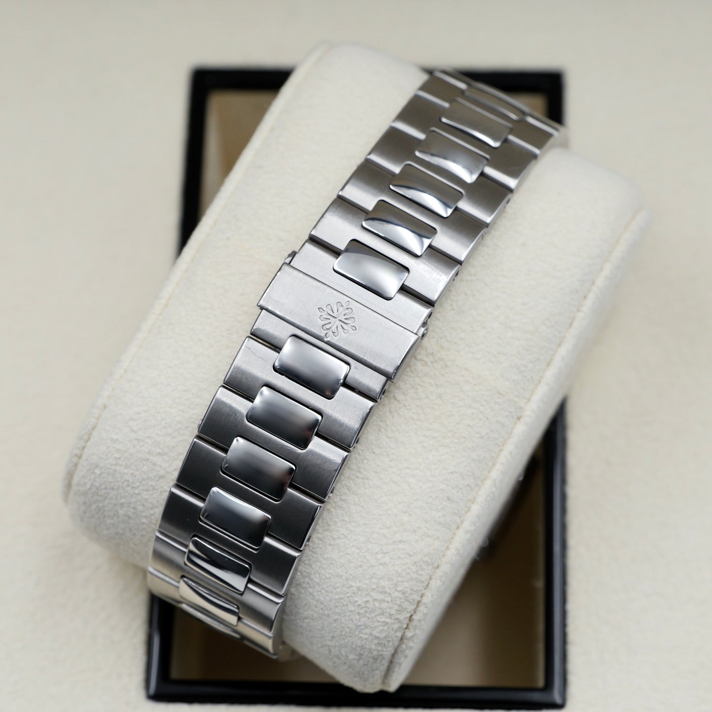 Patek Philippe Nautilus Blue Dial 5980/1A-001 - Full Set (2007)