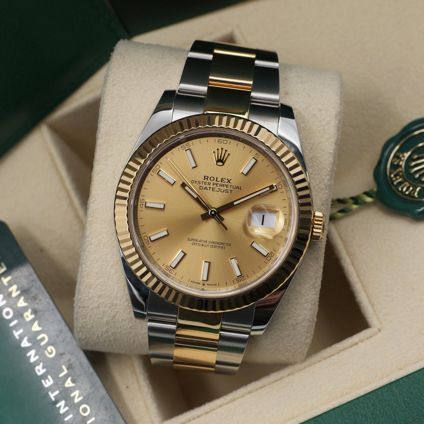 Rolex Datejust 41 Champagne Dial 126333 - Full Set (2022)