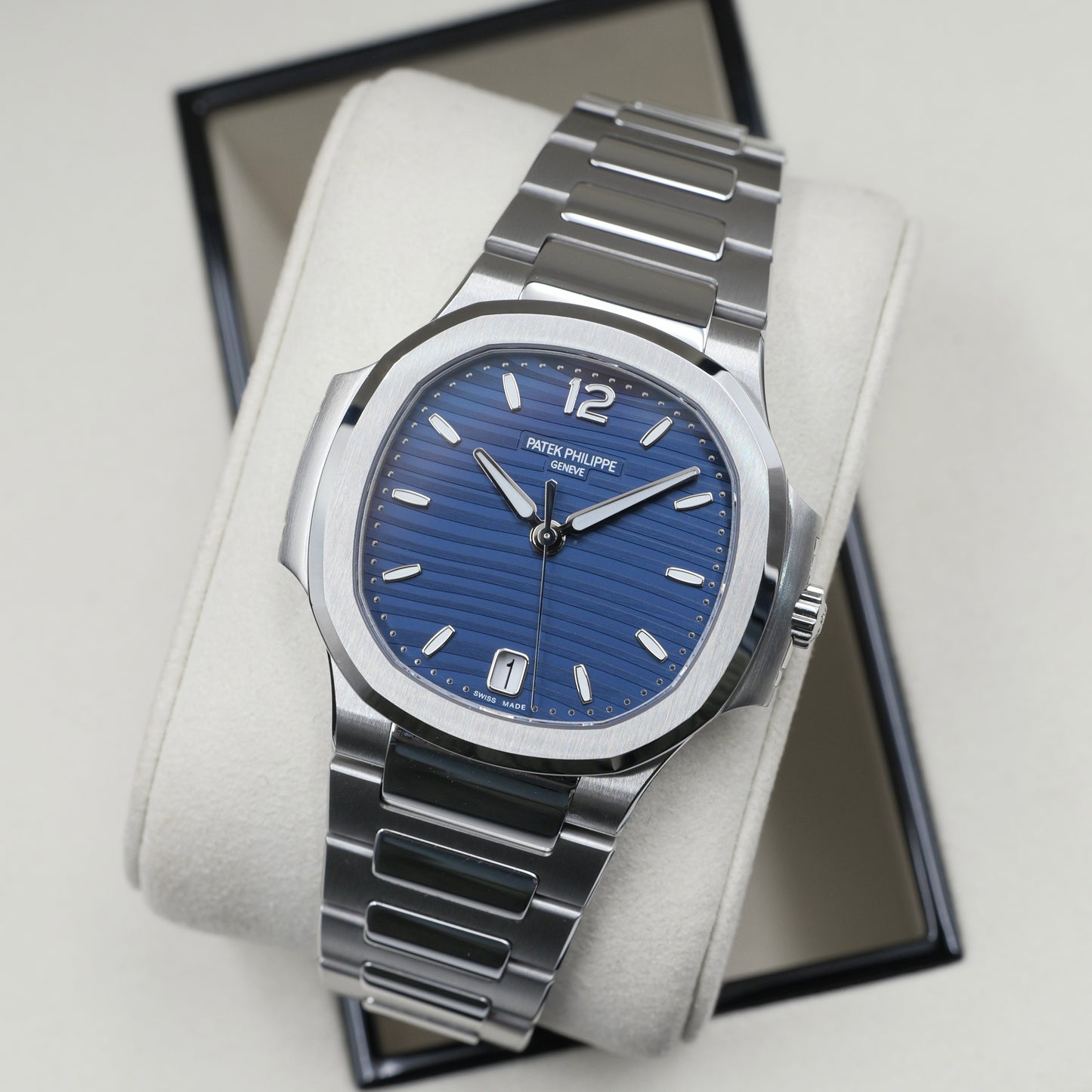 Patek Philippe Nautilus 7118/1A-001 - Full Set (2025)