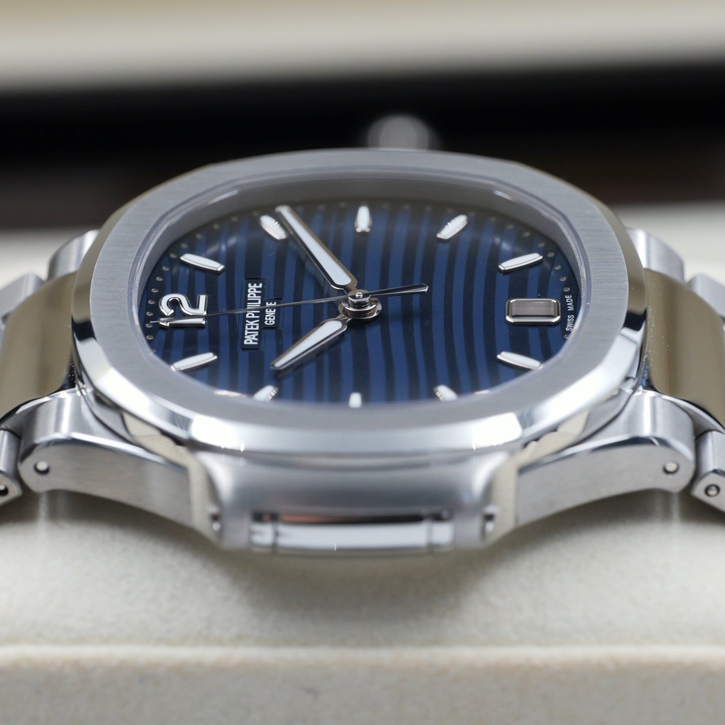 Patek Philippe Nautilus 7118/1A-001 - Full Set (2025)