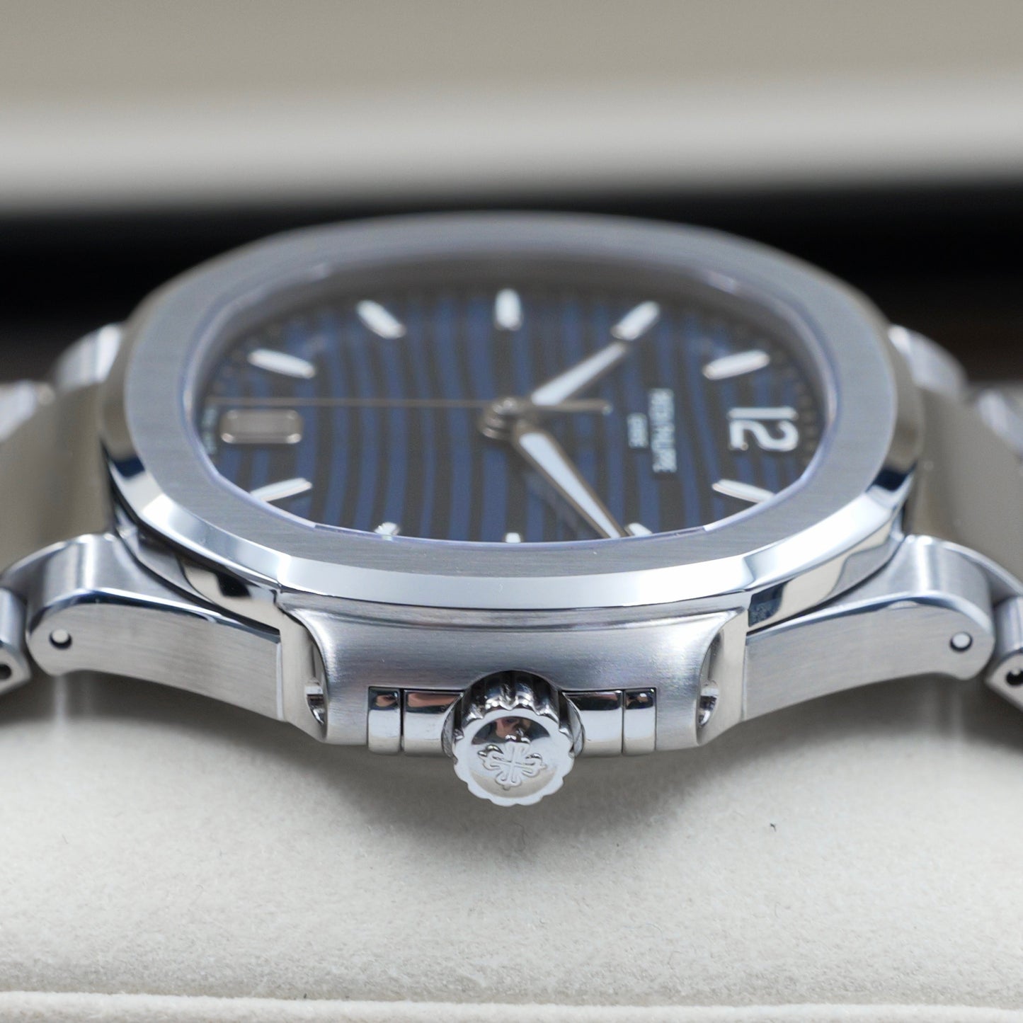 Patek Philippe Nautilus 7118/1A-001 - Full Set (2025)