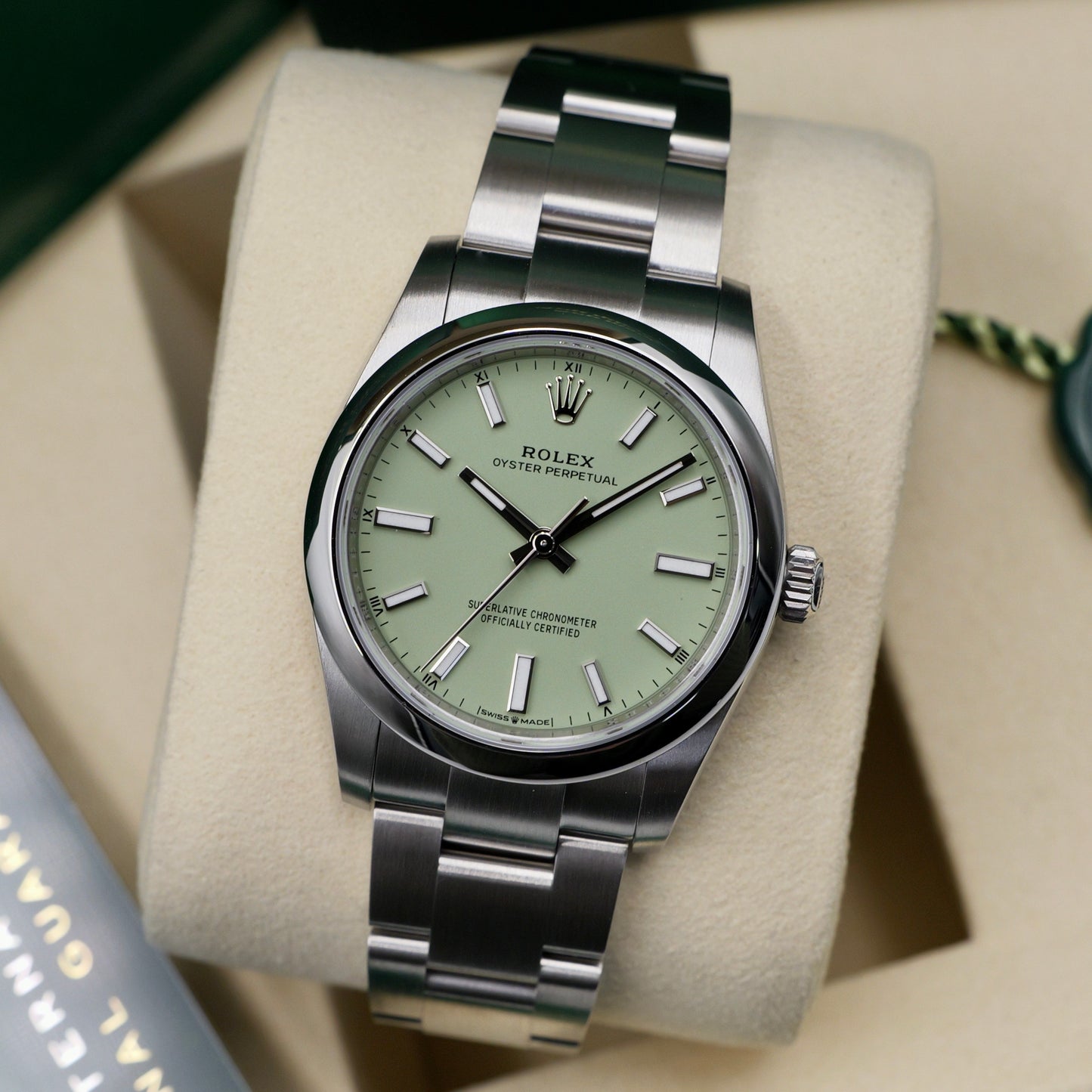 Rolex Oyster Perpetual 34 Pistachio 1124200 - Full Set (2025)