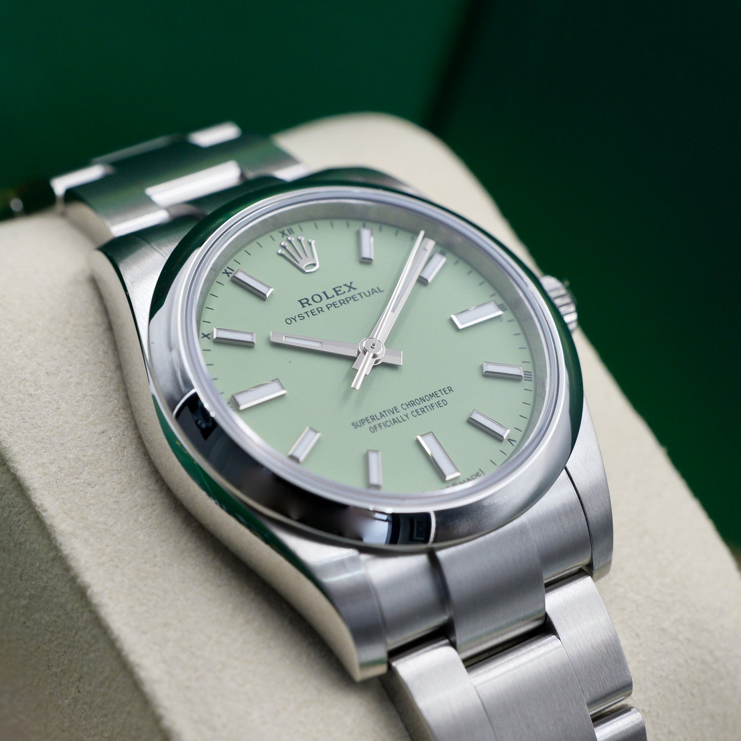 Rolex Oyster Perpetual 34 Pistachio 1124200 - Full Set (2025)