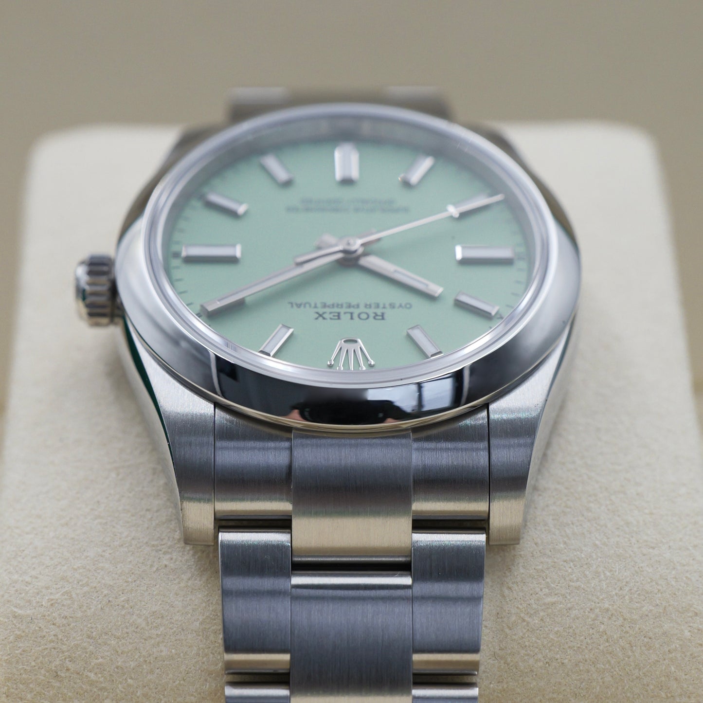 Rolex Oyster Perpetual 34 Pistachio 1124200 - Full Set (2025)