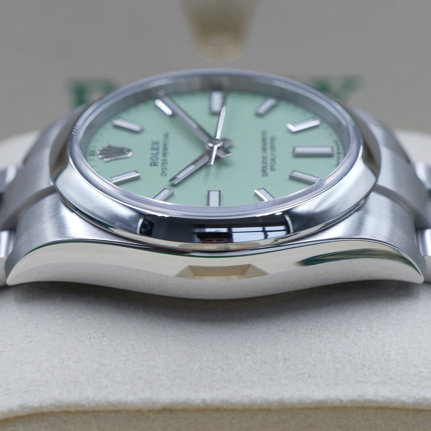 Rolex Oyster Perpetual 34 Pistachio 1124200 - Full Set (2025)