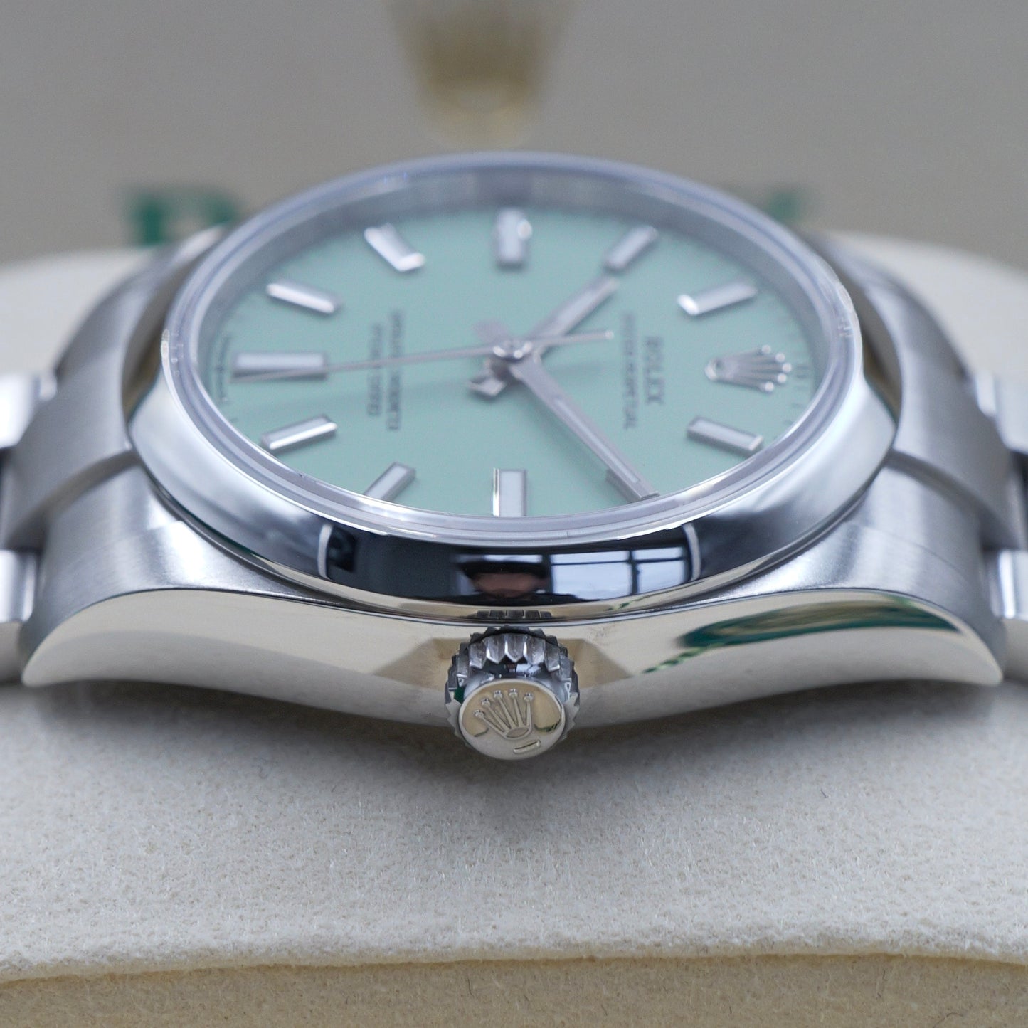 Rolex Oyster Perpetual 34 Pistachio 1124200 - Full Set (2025)